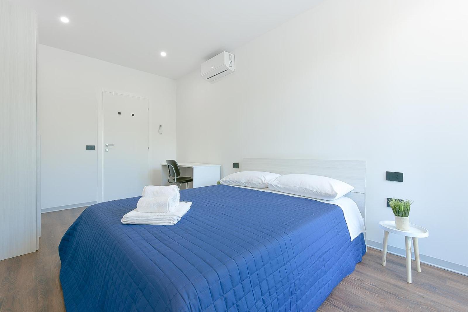 Double Room - Photo 16
