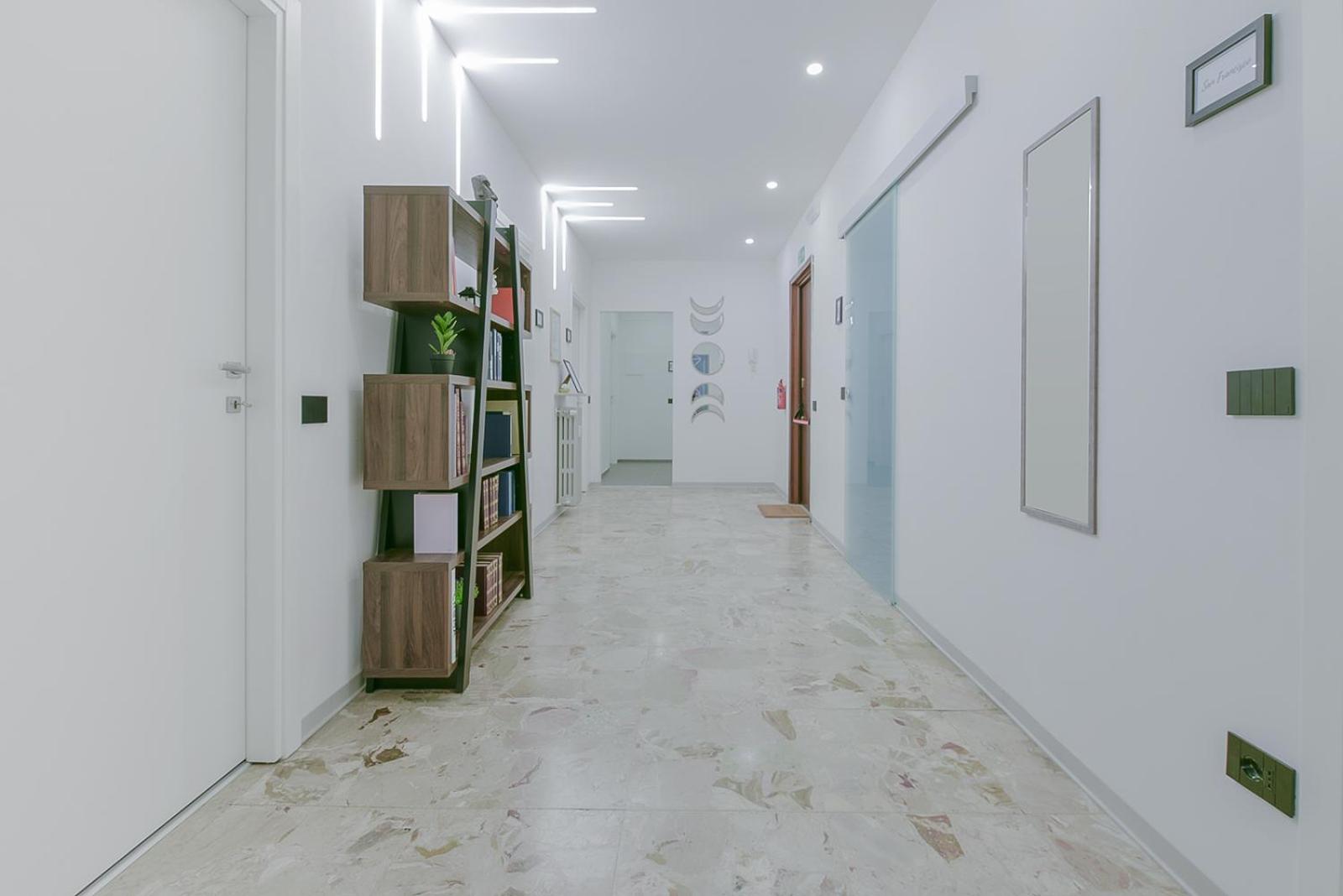 Large Double Room - Photo 8