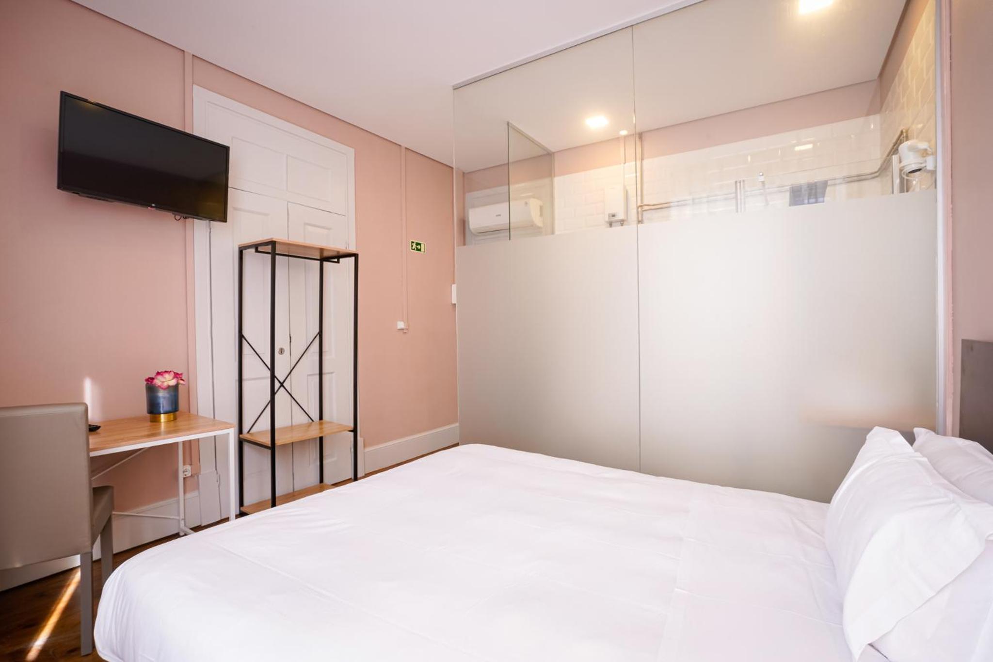 Standard Double Room - Photo 6