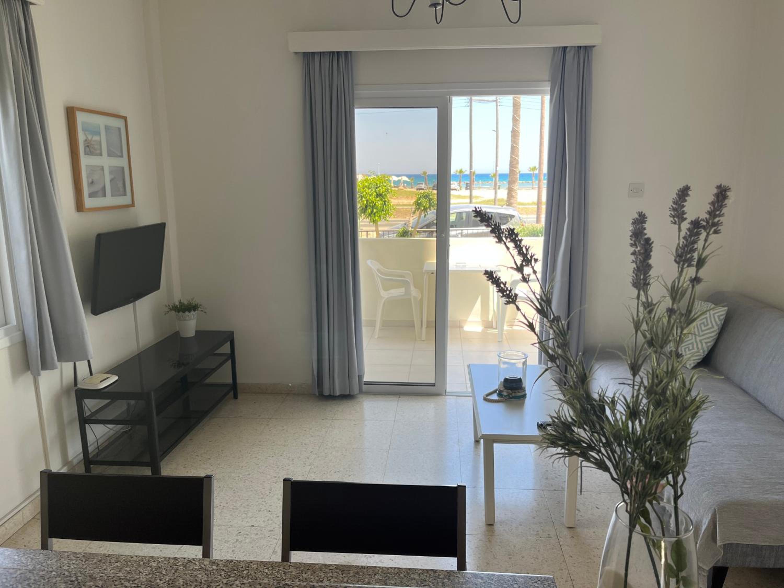 One-Bedroom Apartment with Sea View (Ground Floor) photo 1