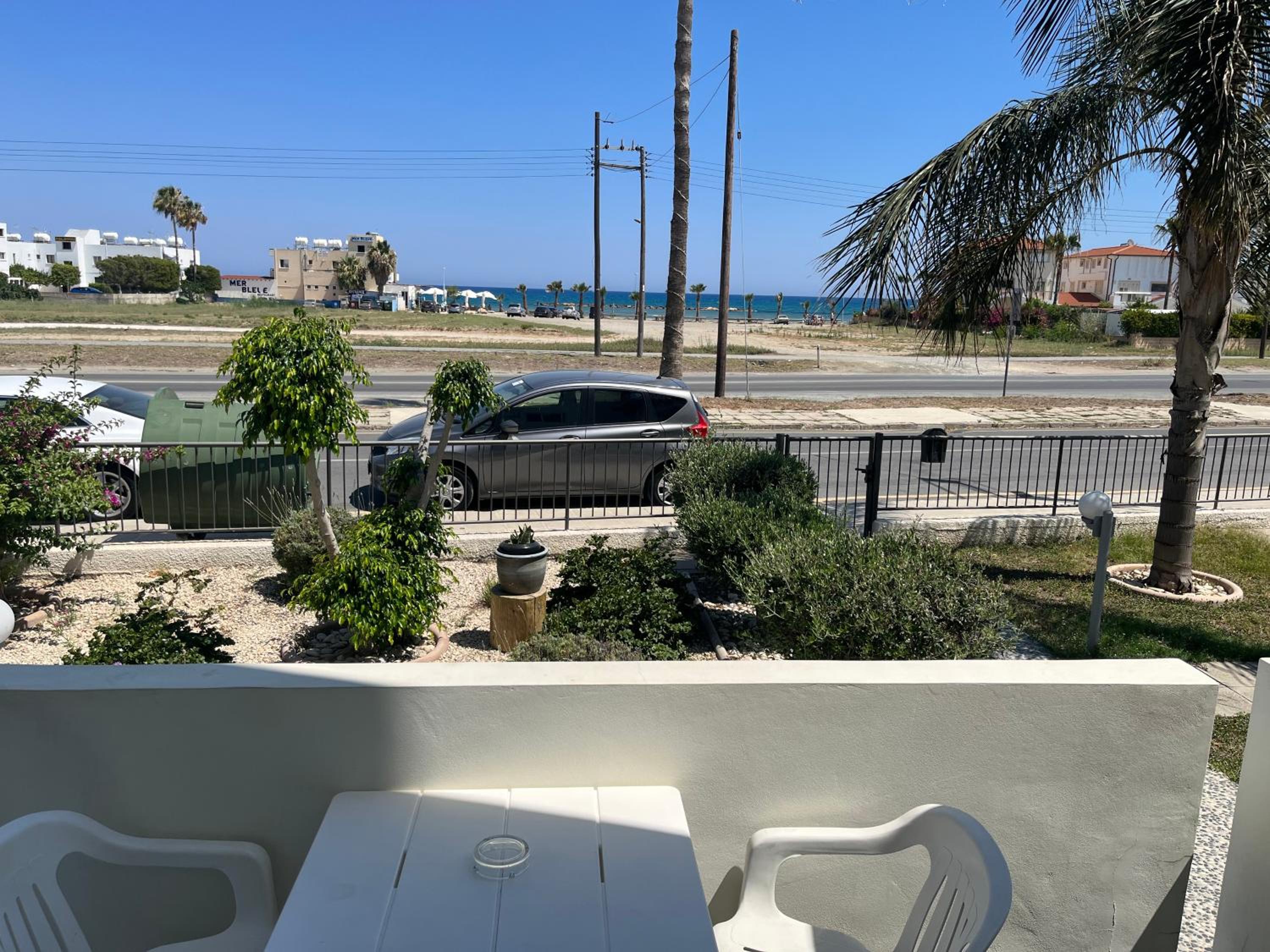 One-Bedroom Apartment with Sea View (Ground Floor) photo 2