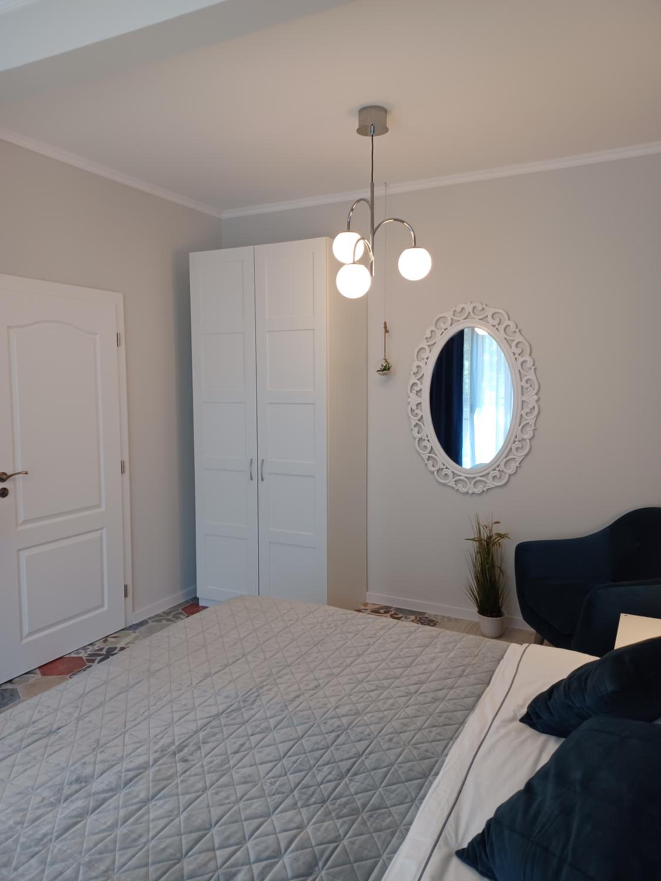 One-Bedroom Apartment - Photo 4