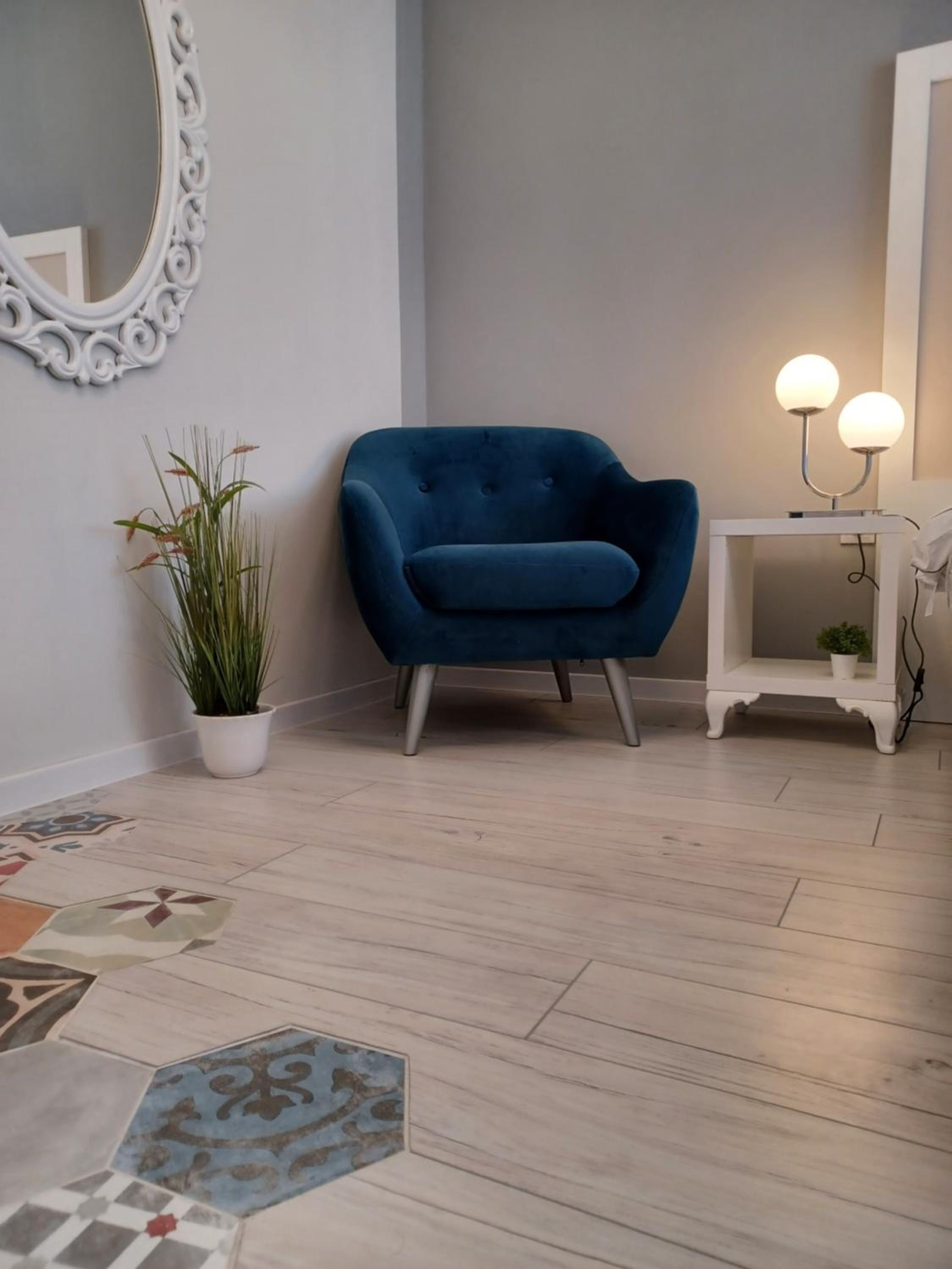 One-Bedroom Apartment - Photo 6