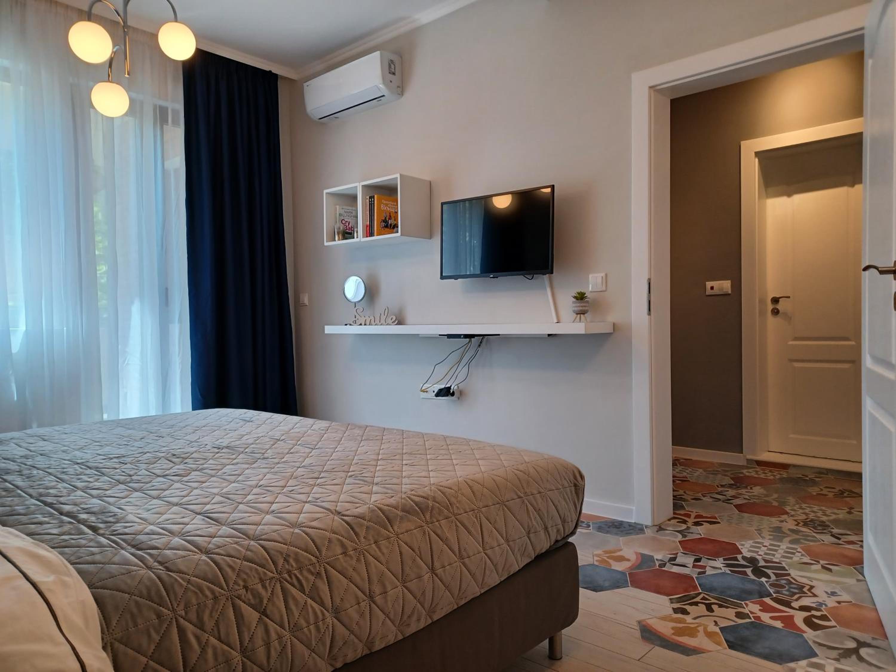 One-Bedroom Apartment - Photo 10