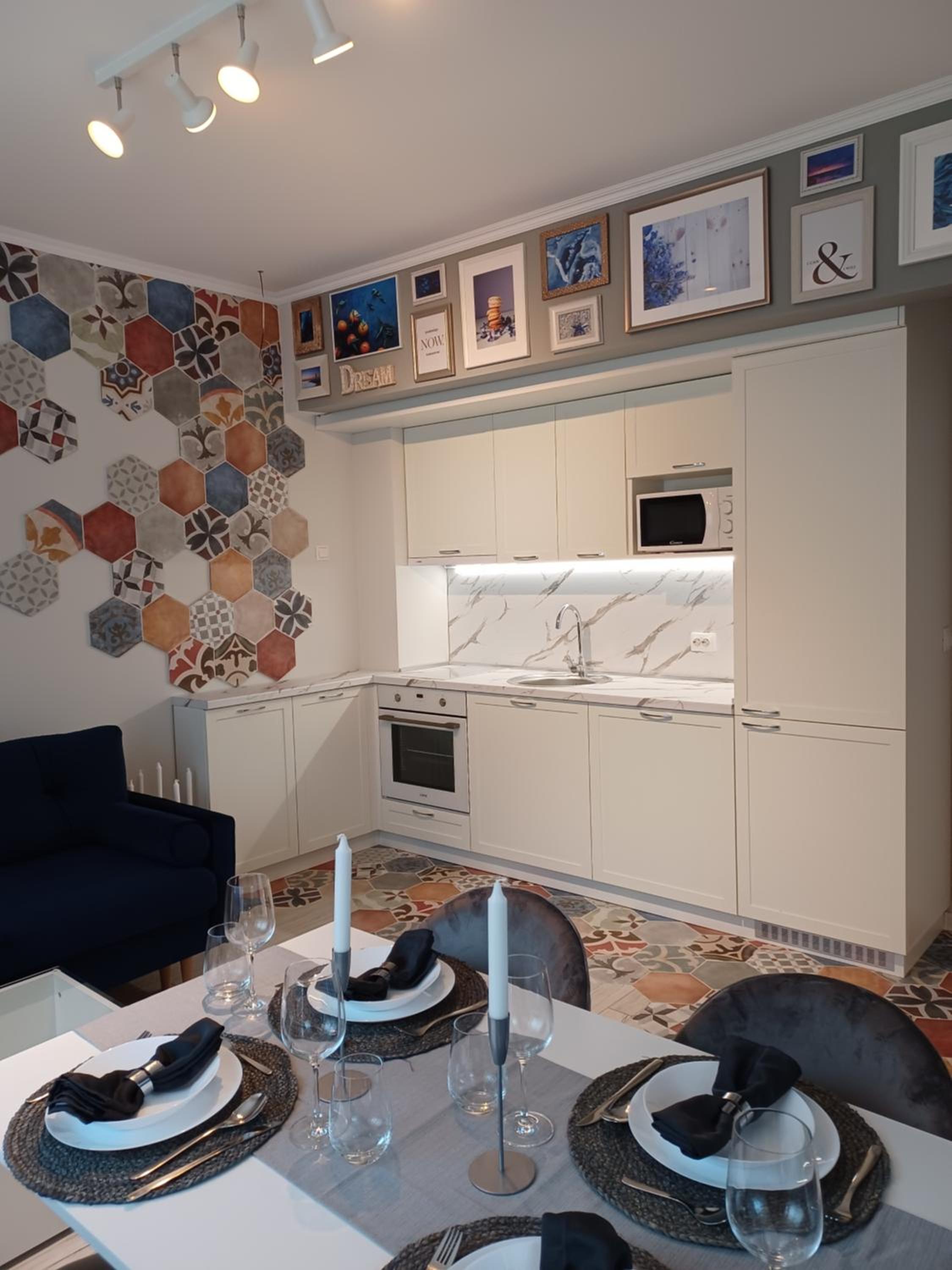 One-Bedroom Apartment - Photo 11