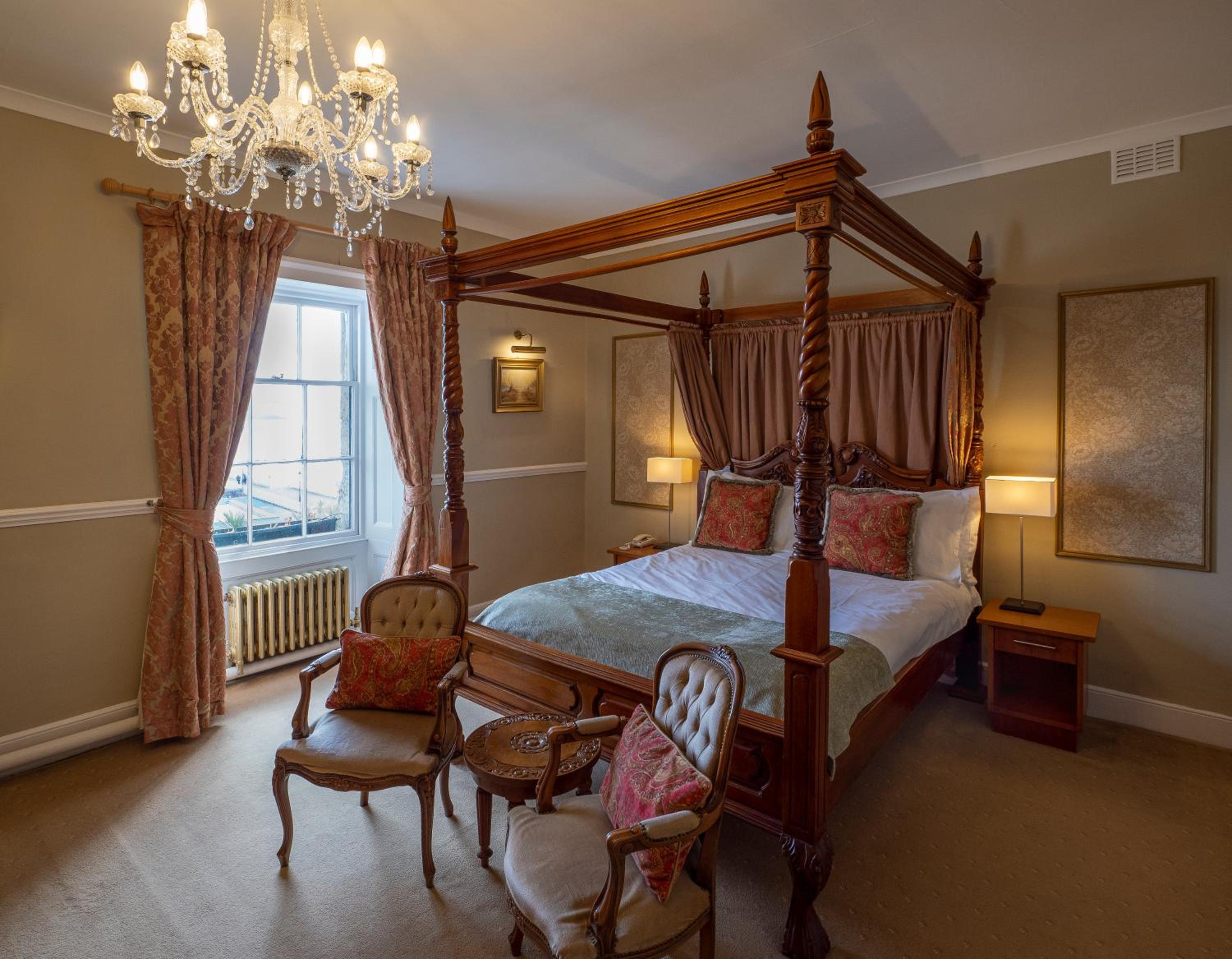 Sea View Four Poster photo 1