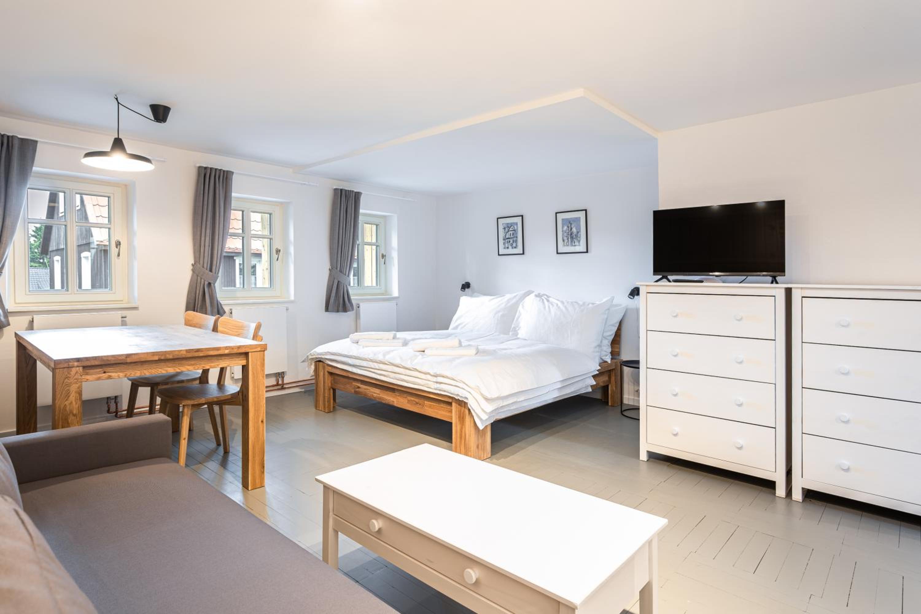 Studio Apartment photo 1