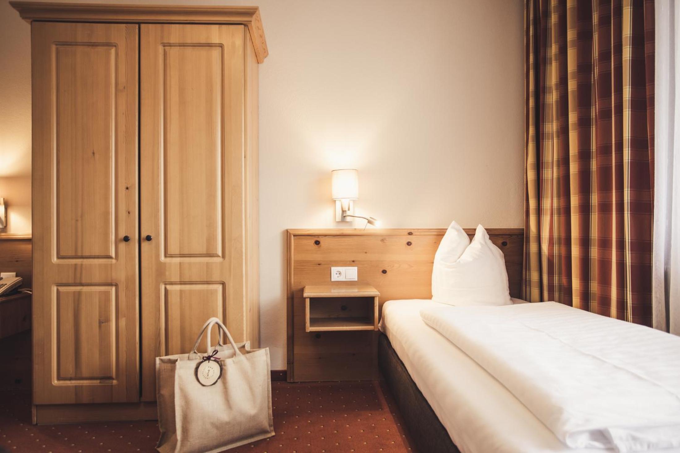 Budget Double or Twin Room - Photo 3