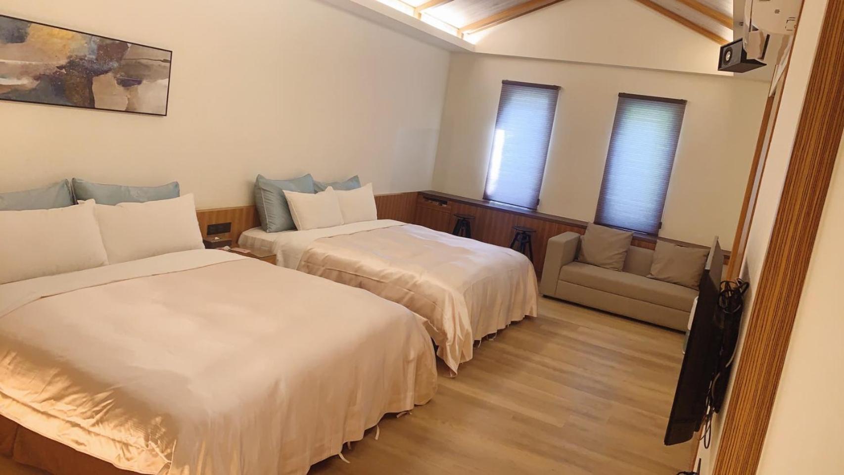 Villa - Photo 2