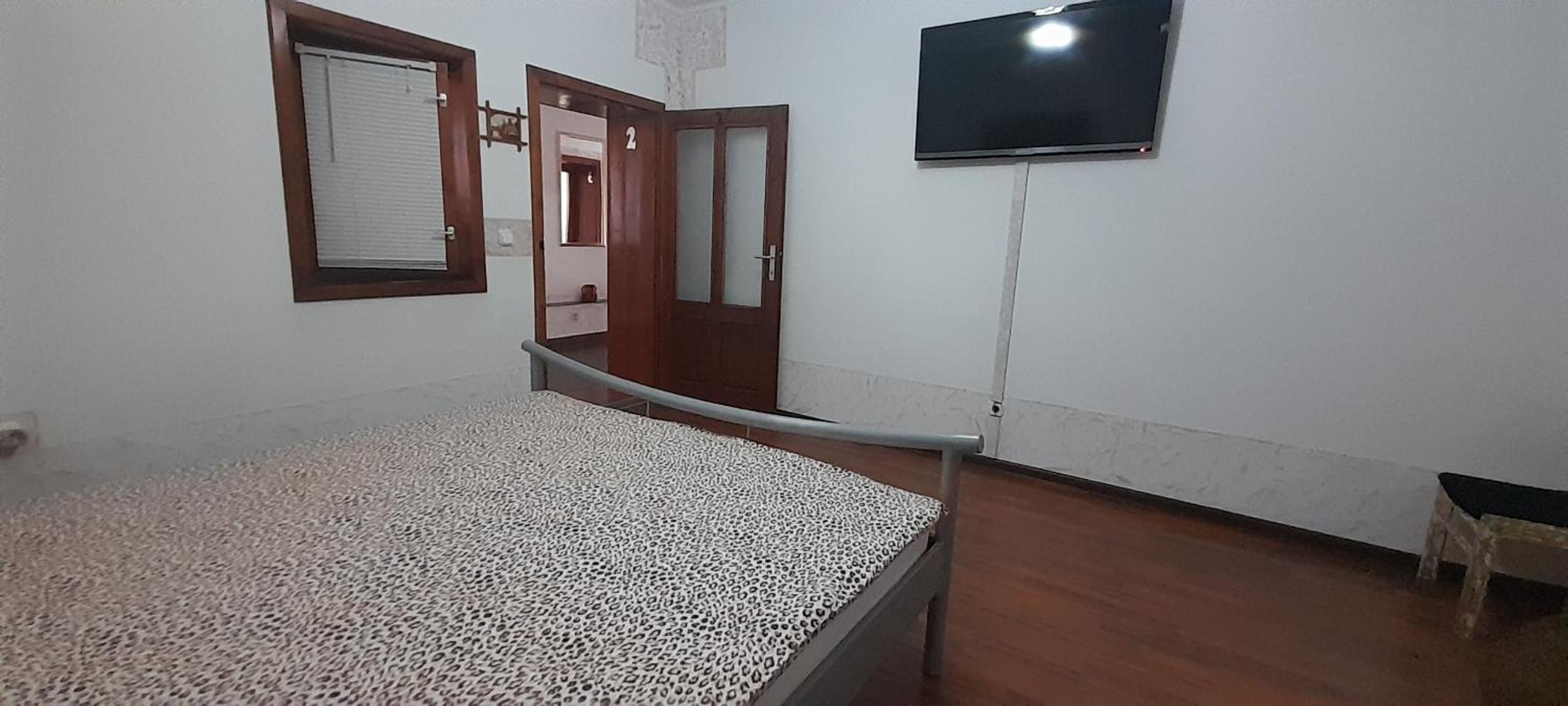 Deluxe Room (2 Adults + 1 Child) - Photo 7