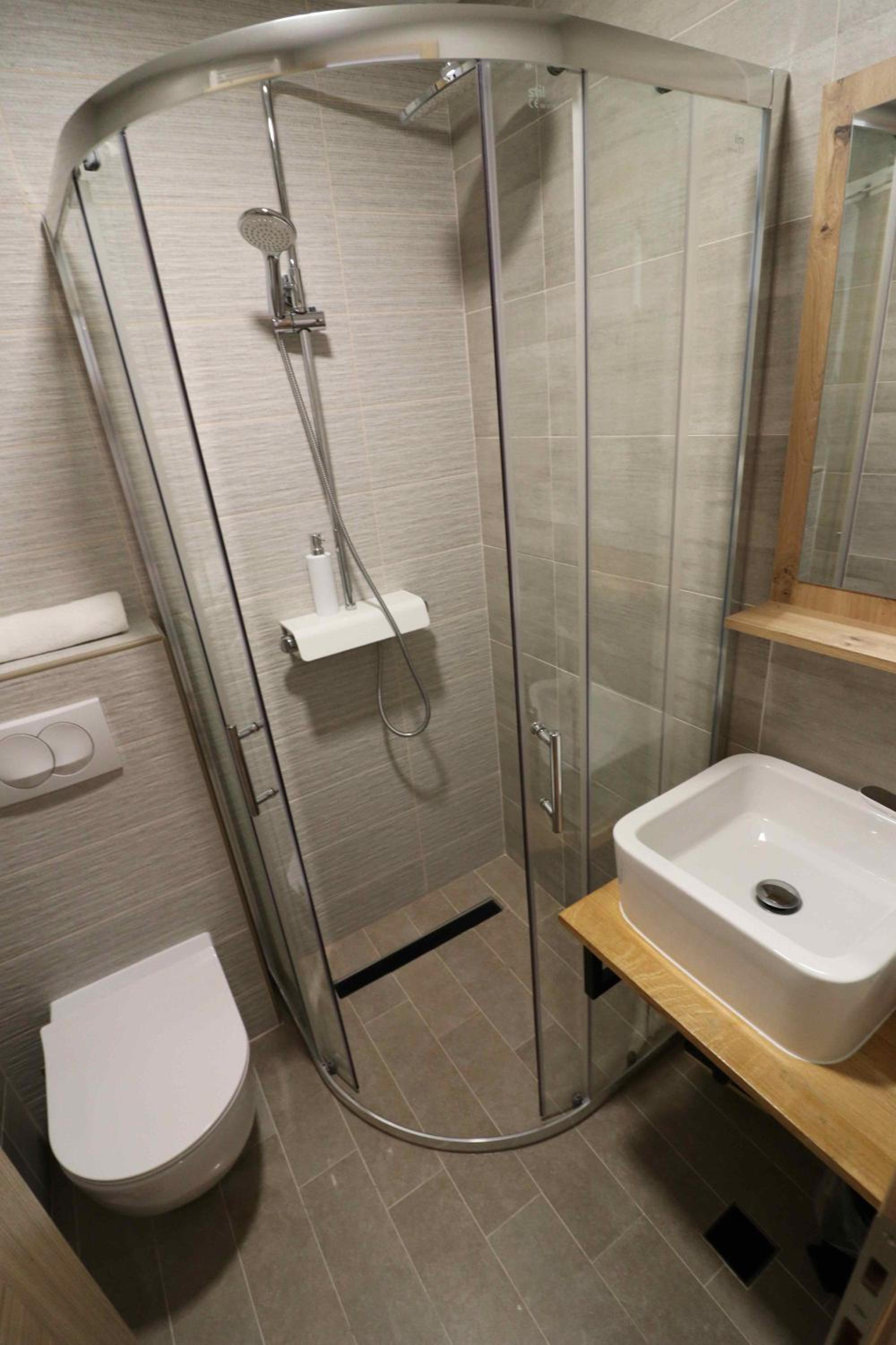 Deluxe Double or Twin Room with City View - Photo 3