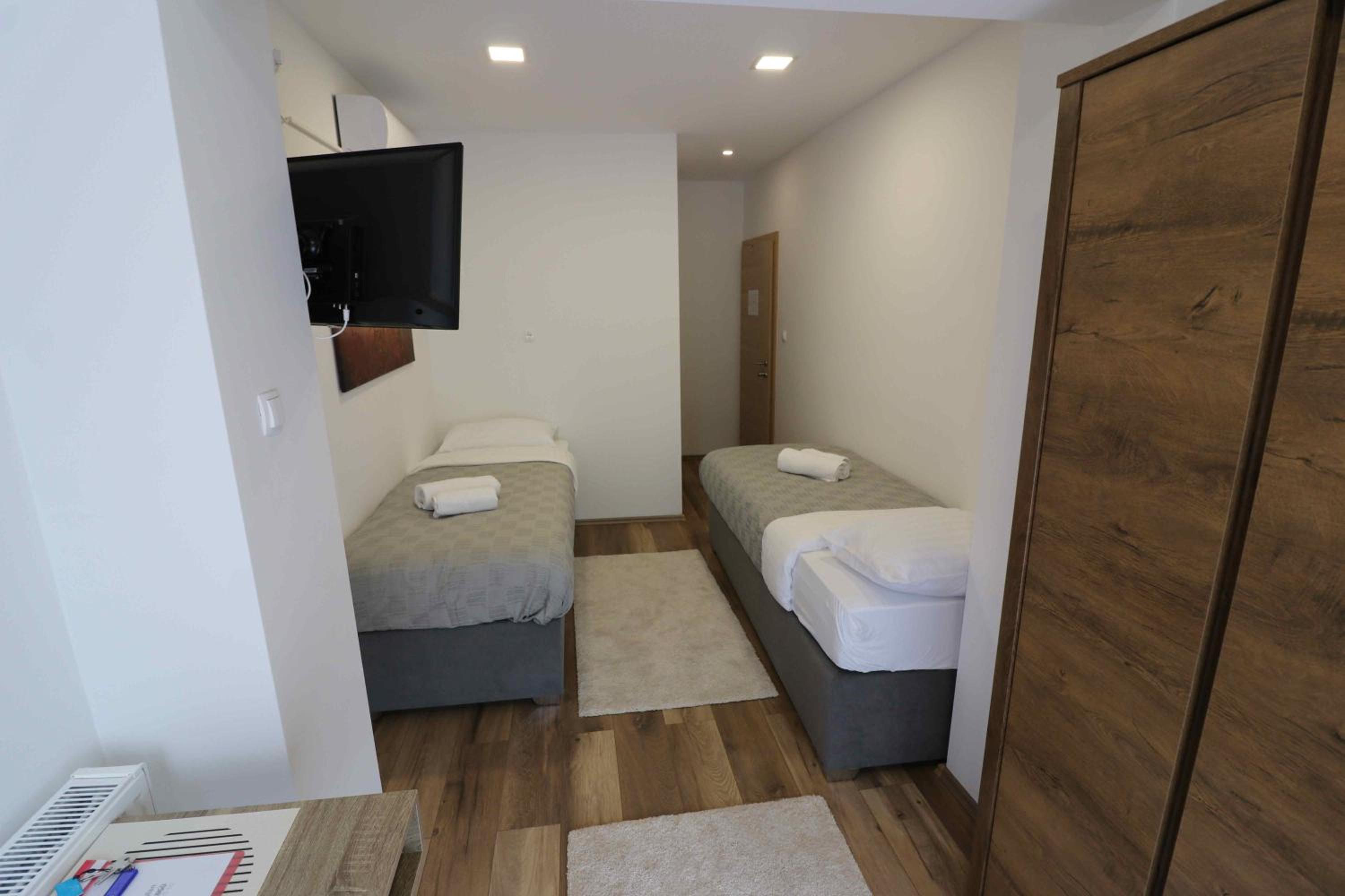 Deluxe Double or Twin Room with City View - Photo 1