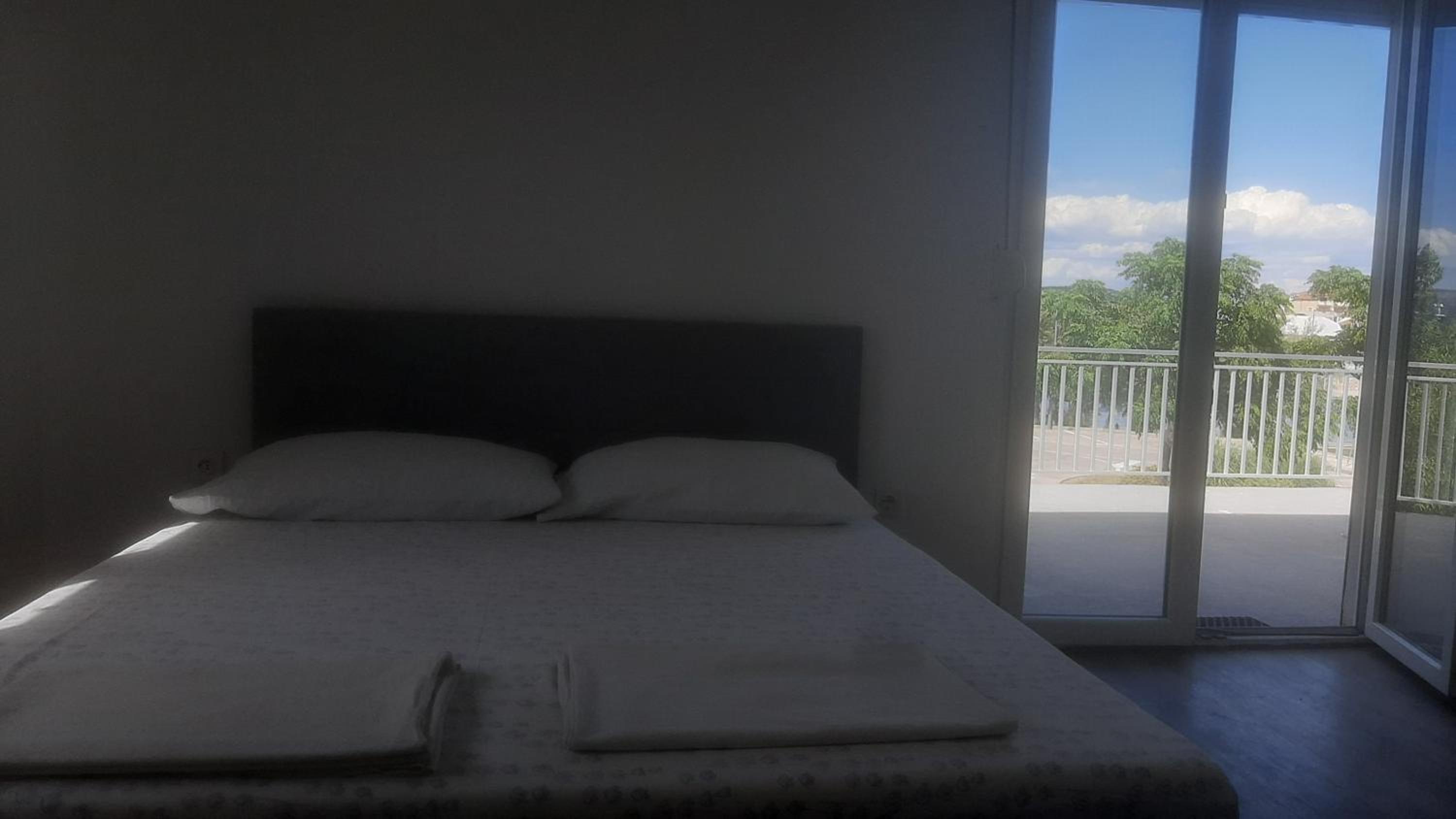Double Room with Private Bathroom - Photo 3