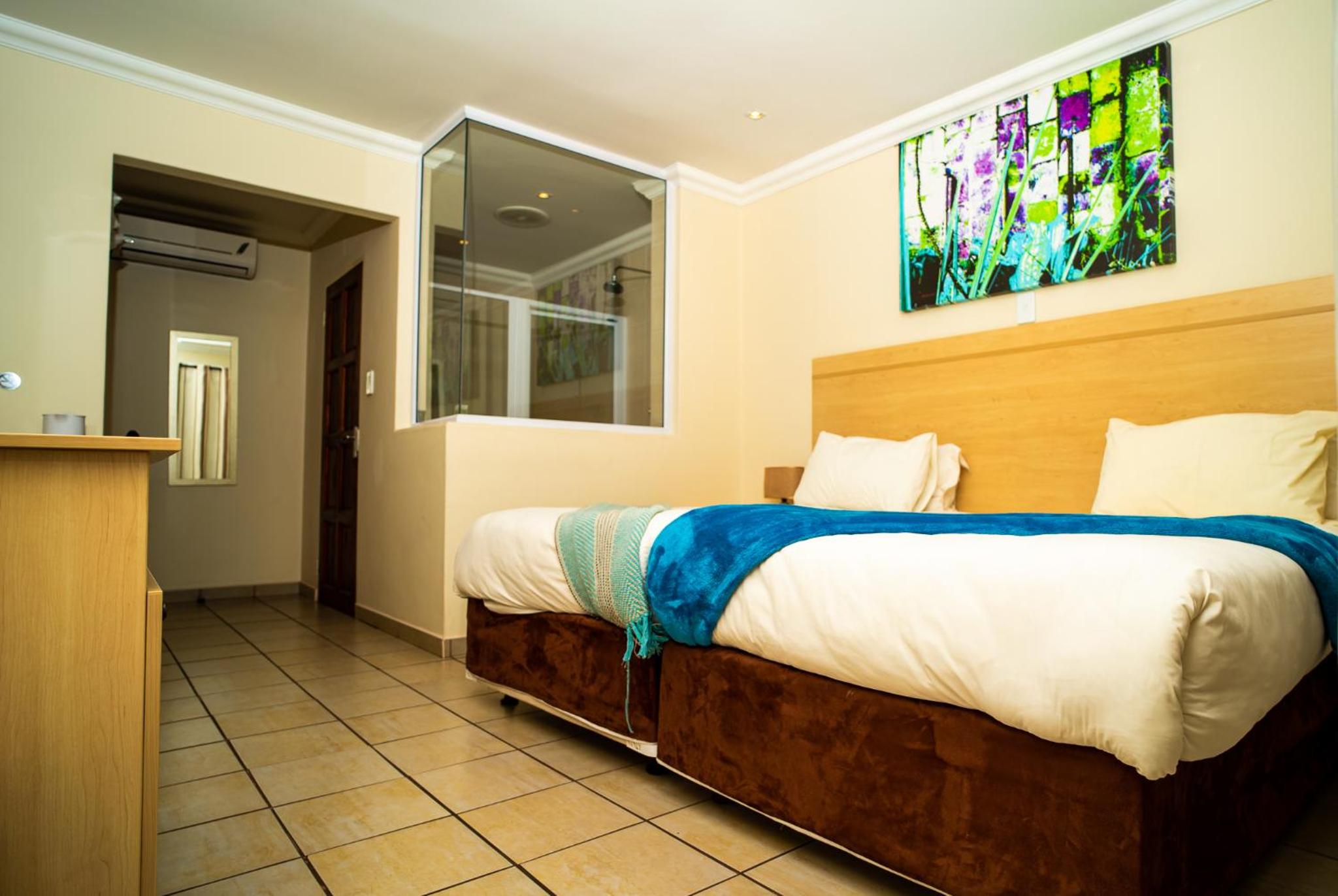 Double Room with Private Bathroom photo 2