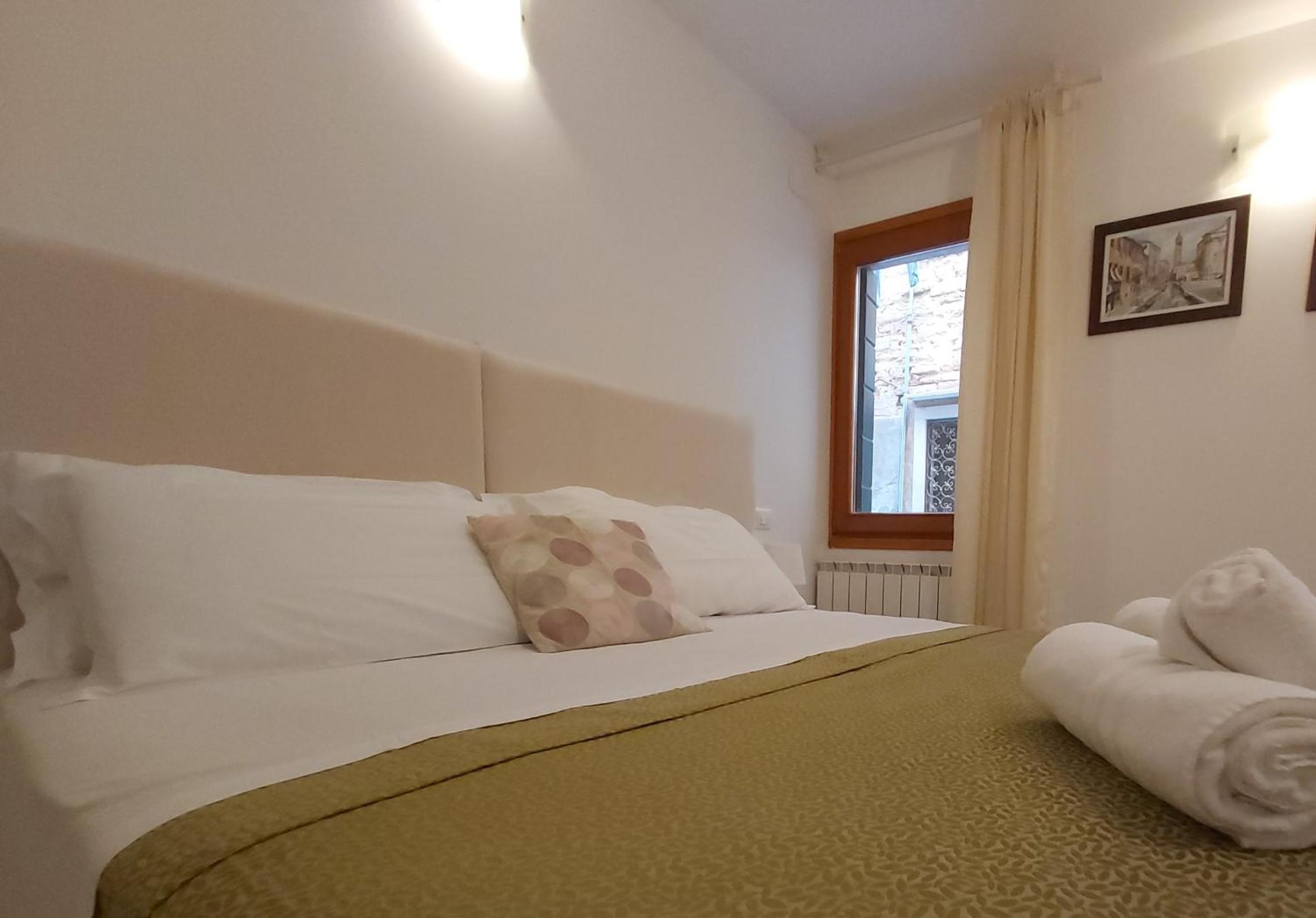 Double Room with Private Bathroom photo 2