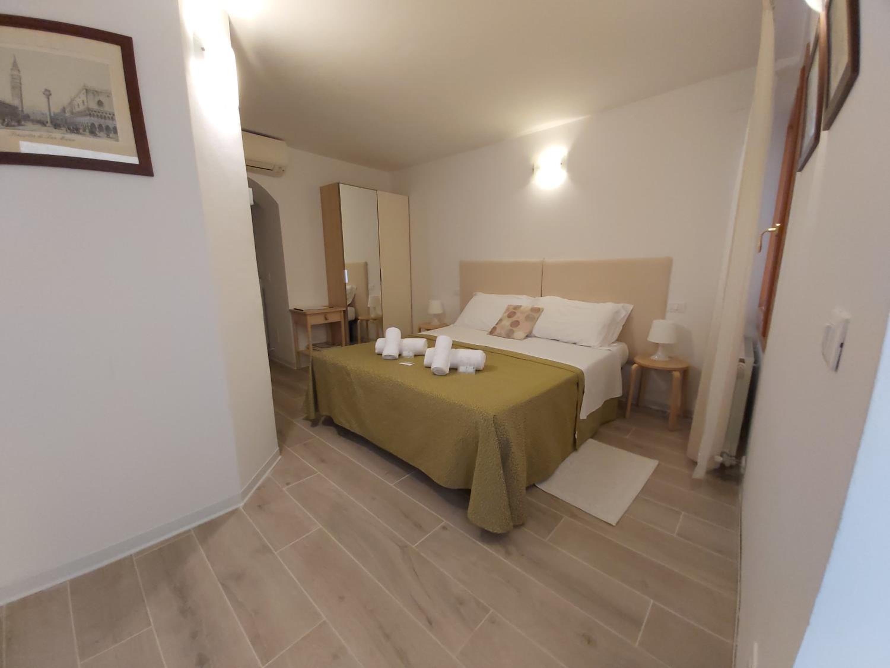 Double Room with Private Bathroom photo 1