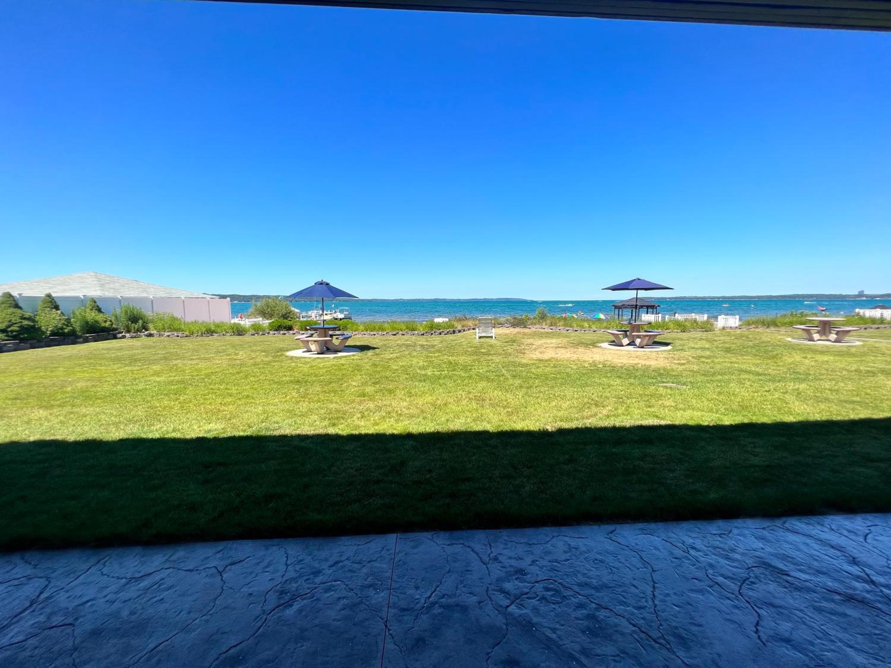 Beach View Veranda Double Queen - Photo 5