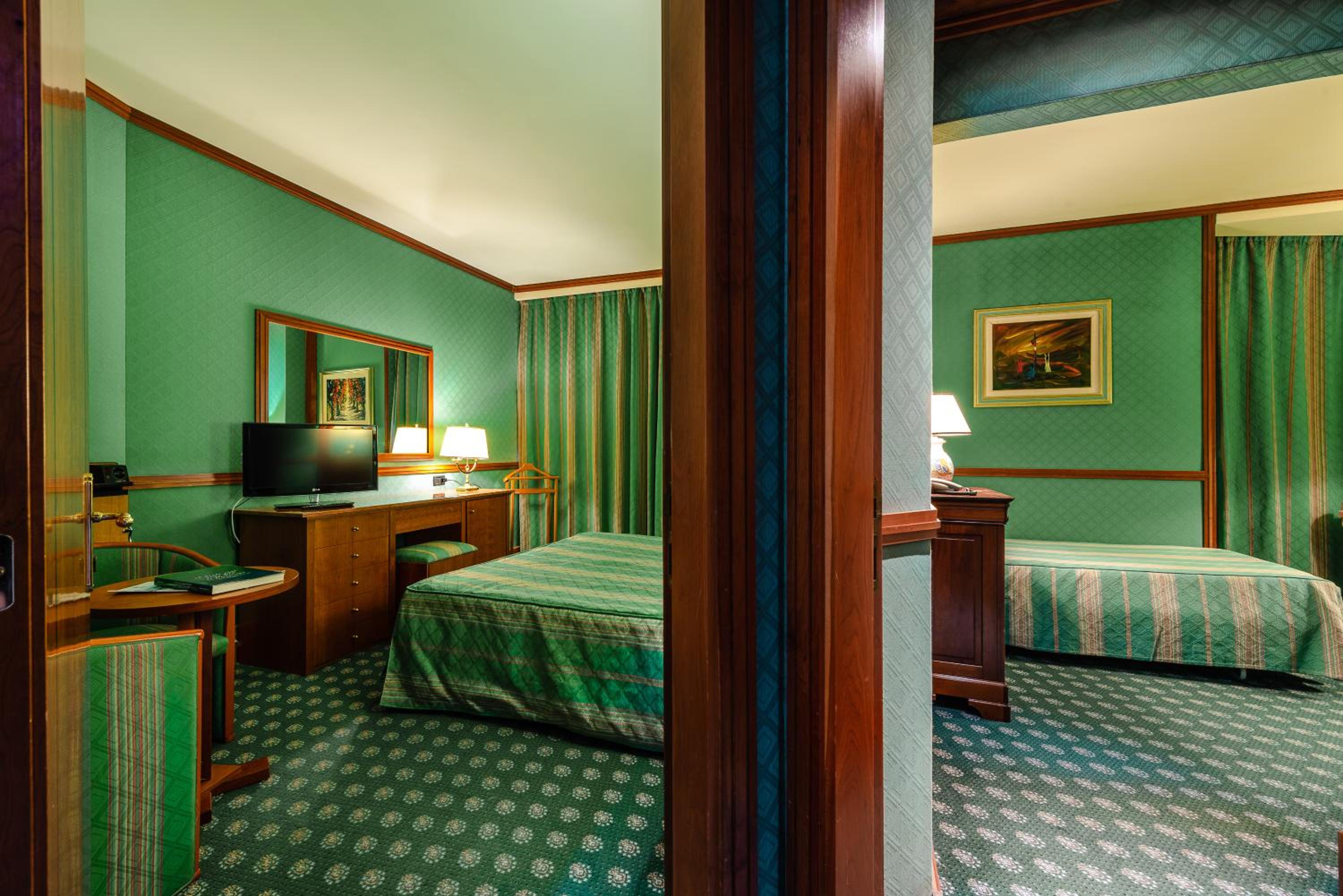 Quadruple Room - Photo 1