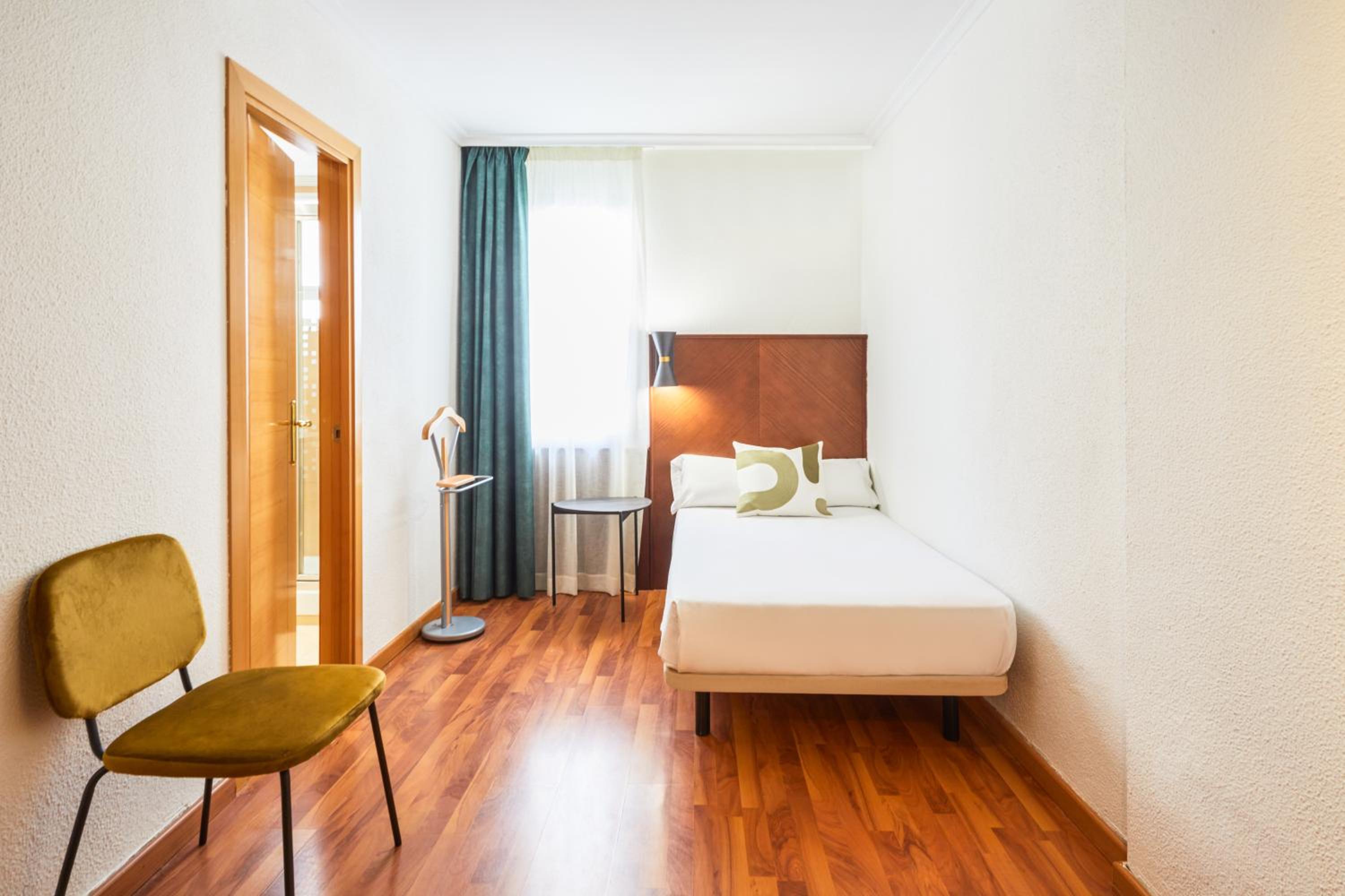 Single Room photo 3