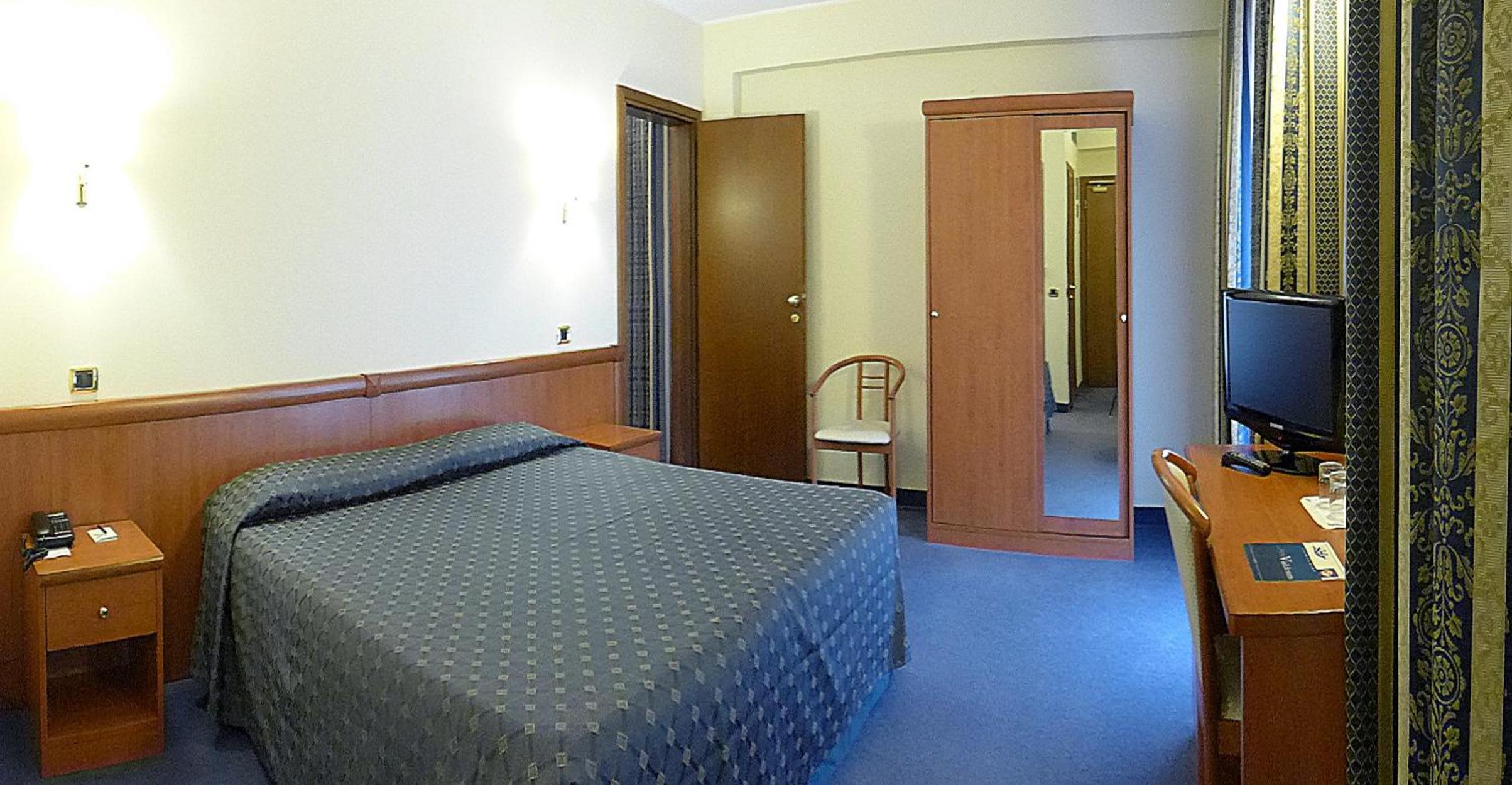 Double Room - Photo 4
