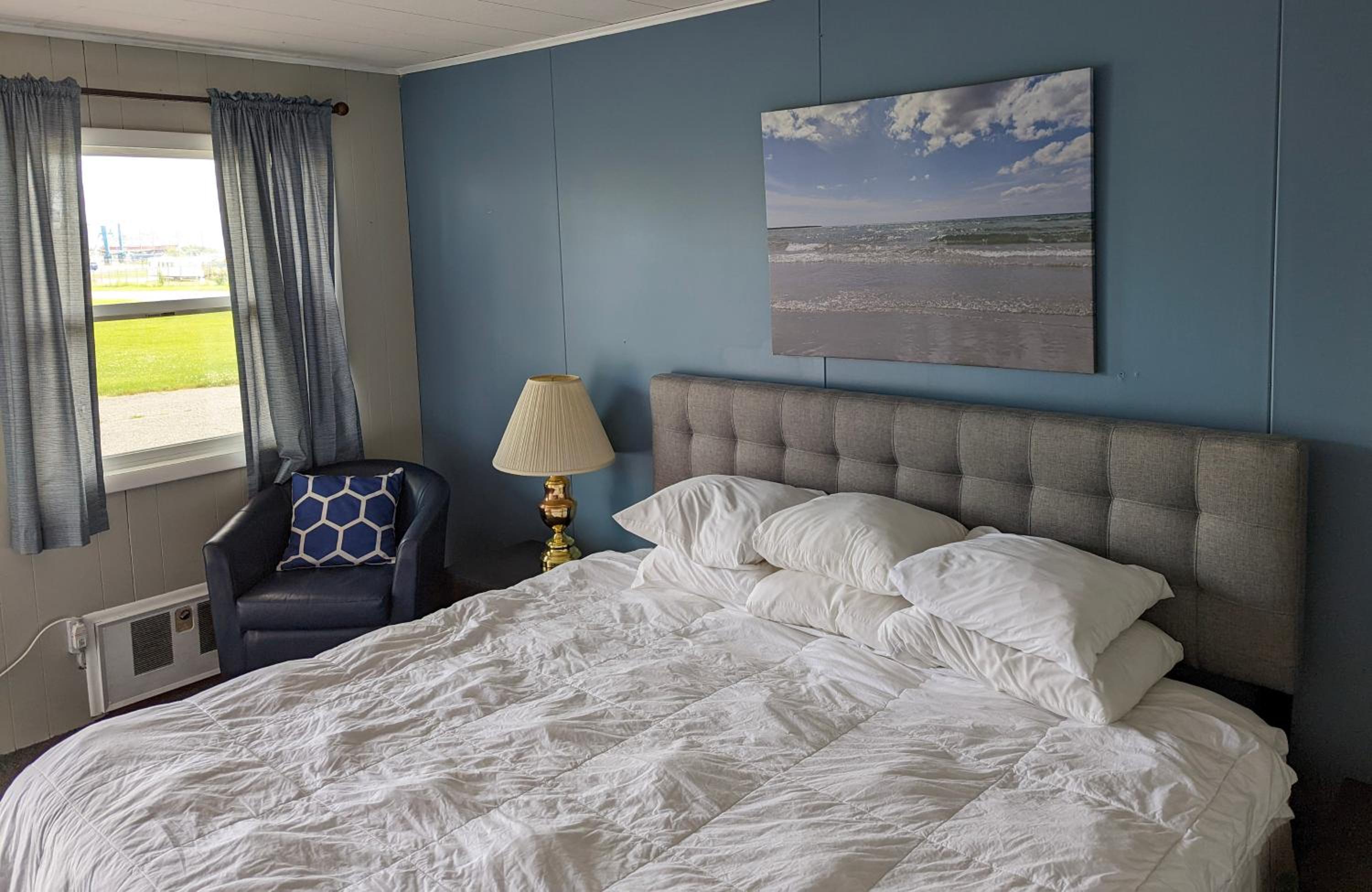 King Room with Lake View photo 3