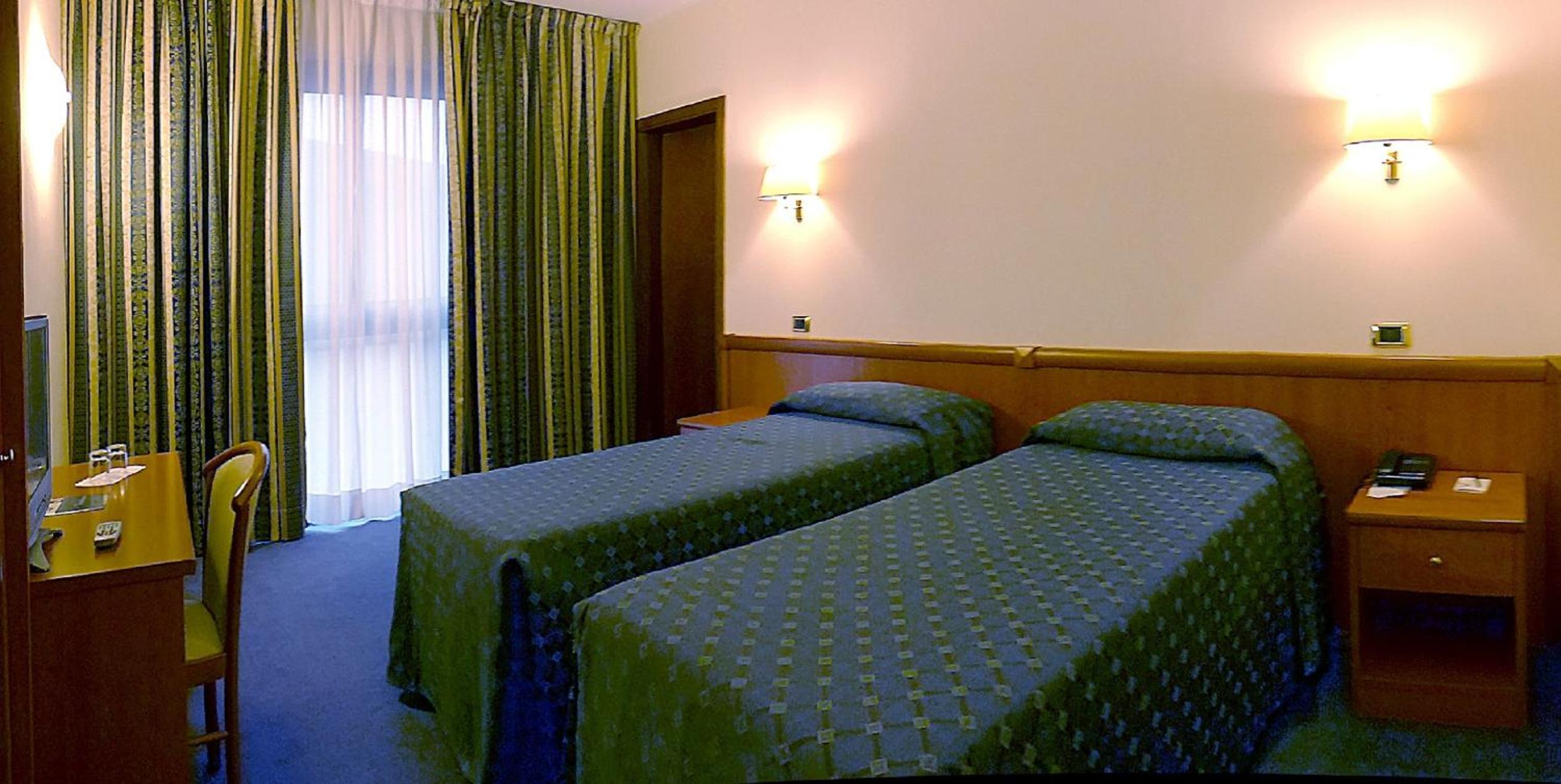 Double Room - Photo 2