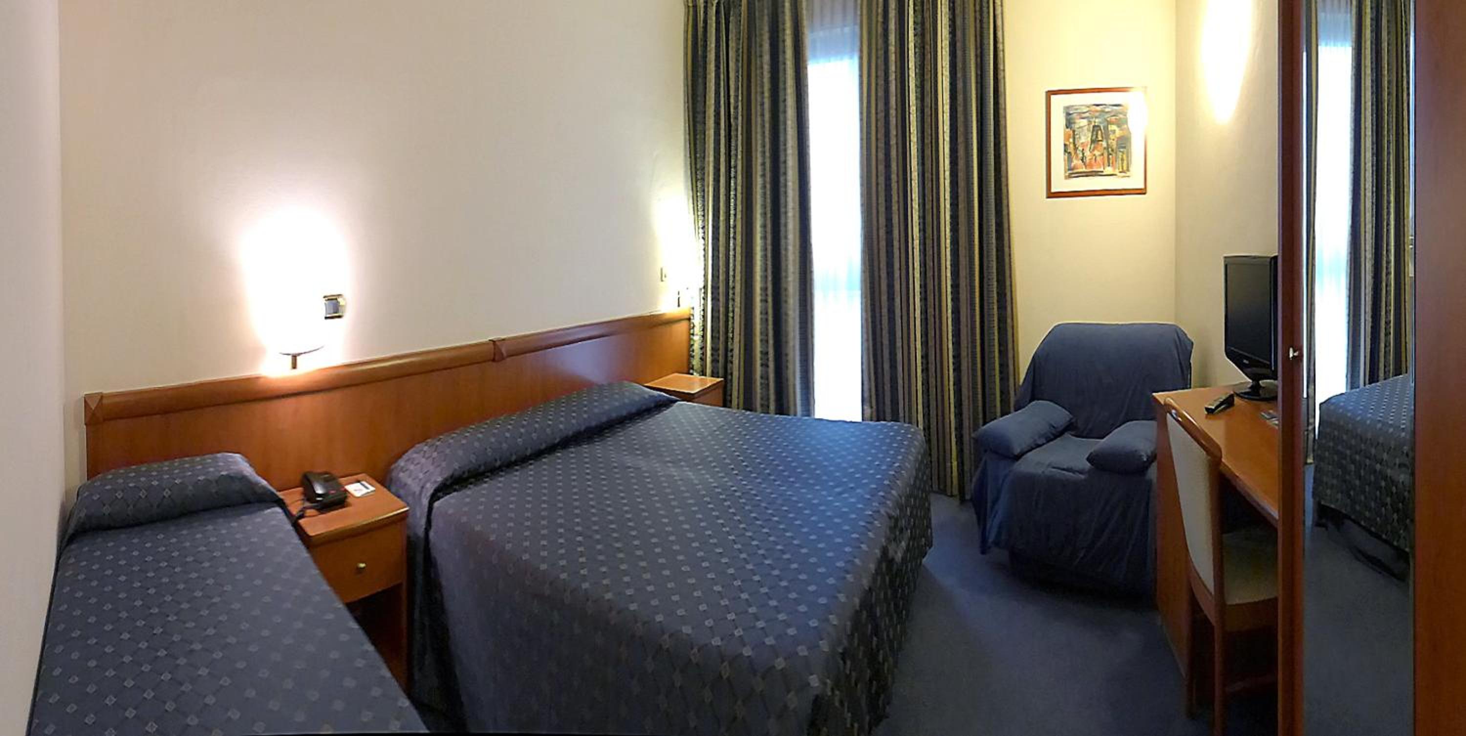 Triple Room - Photo 1