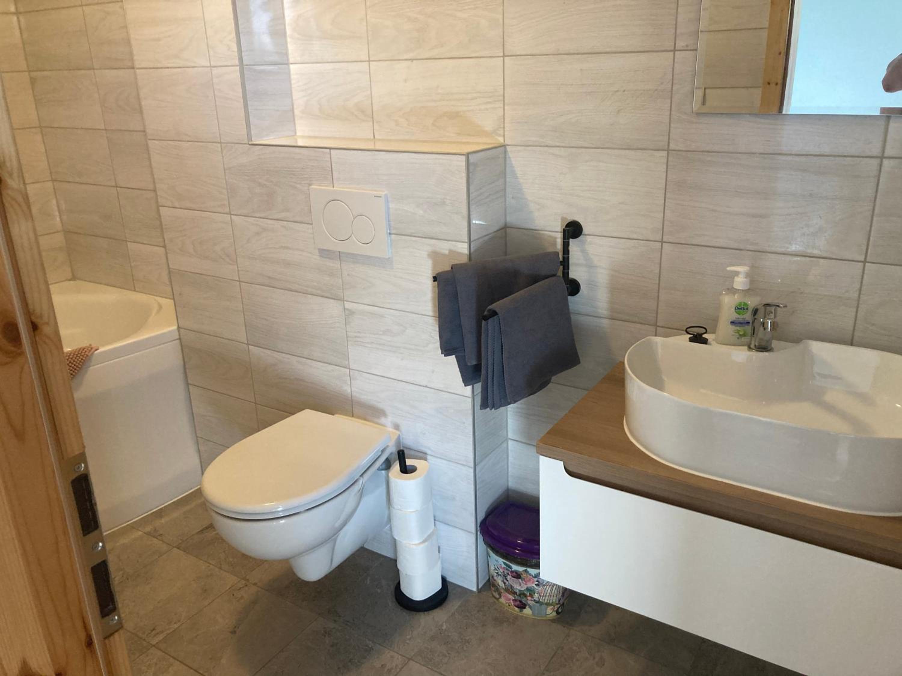 Deluxe Double Room with Bath - Photo 90