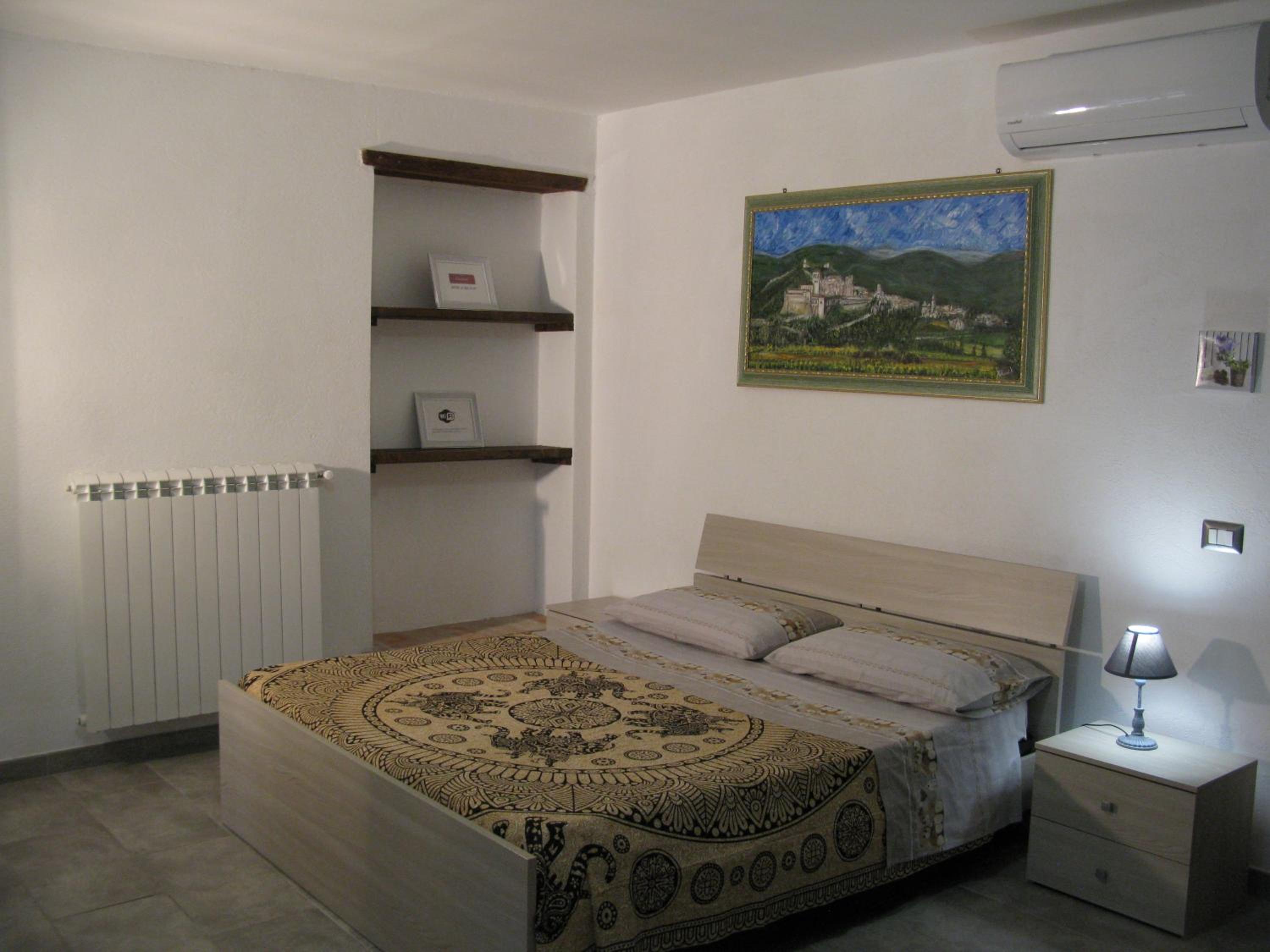 Studio Apartment - Photo 1