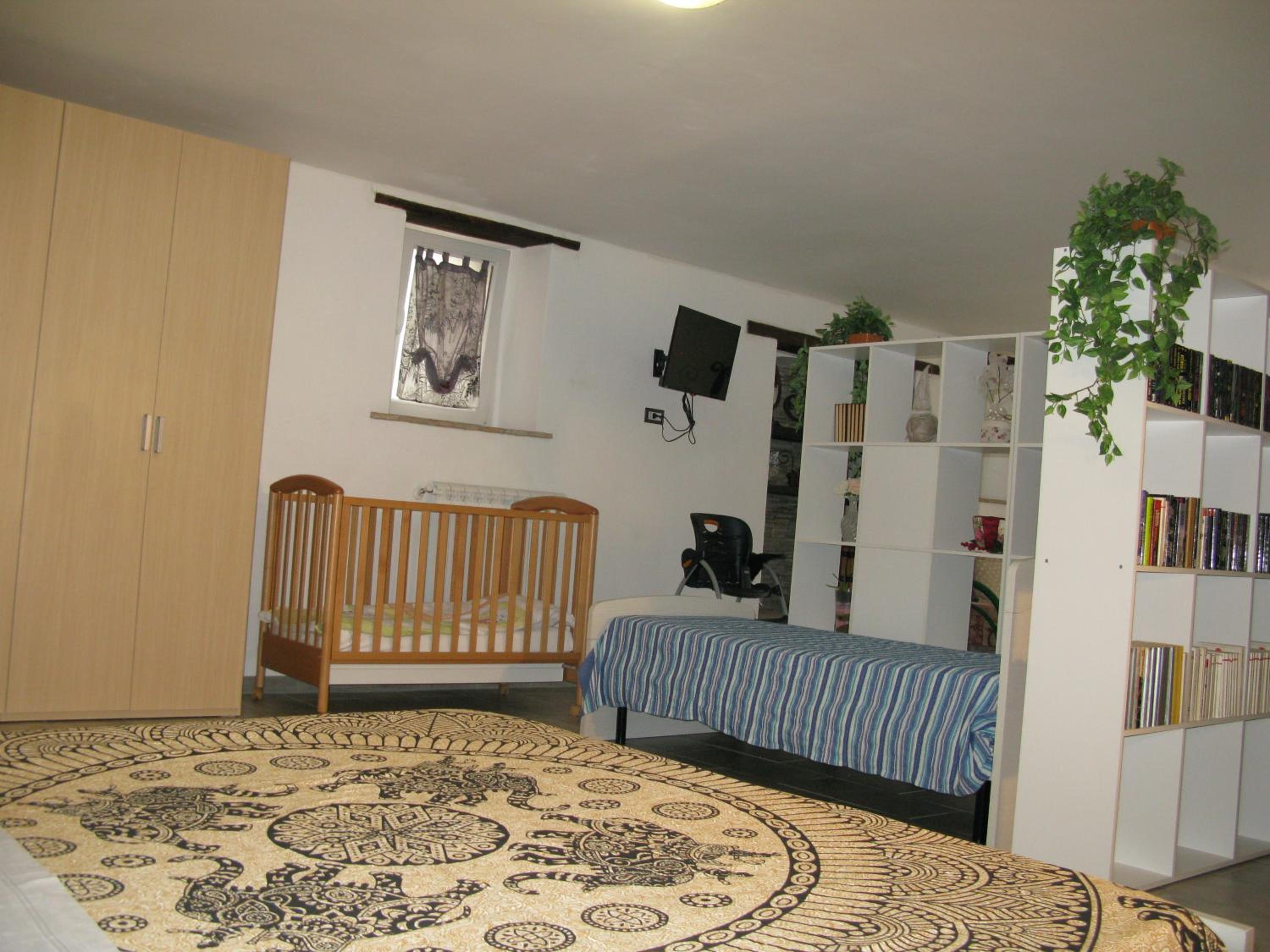 Studio Apartment - Photo 2