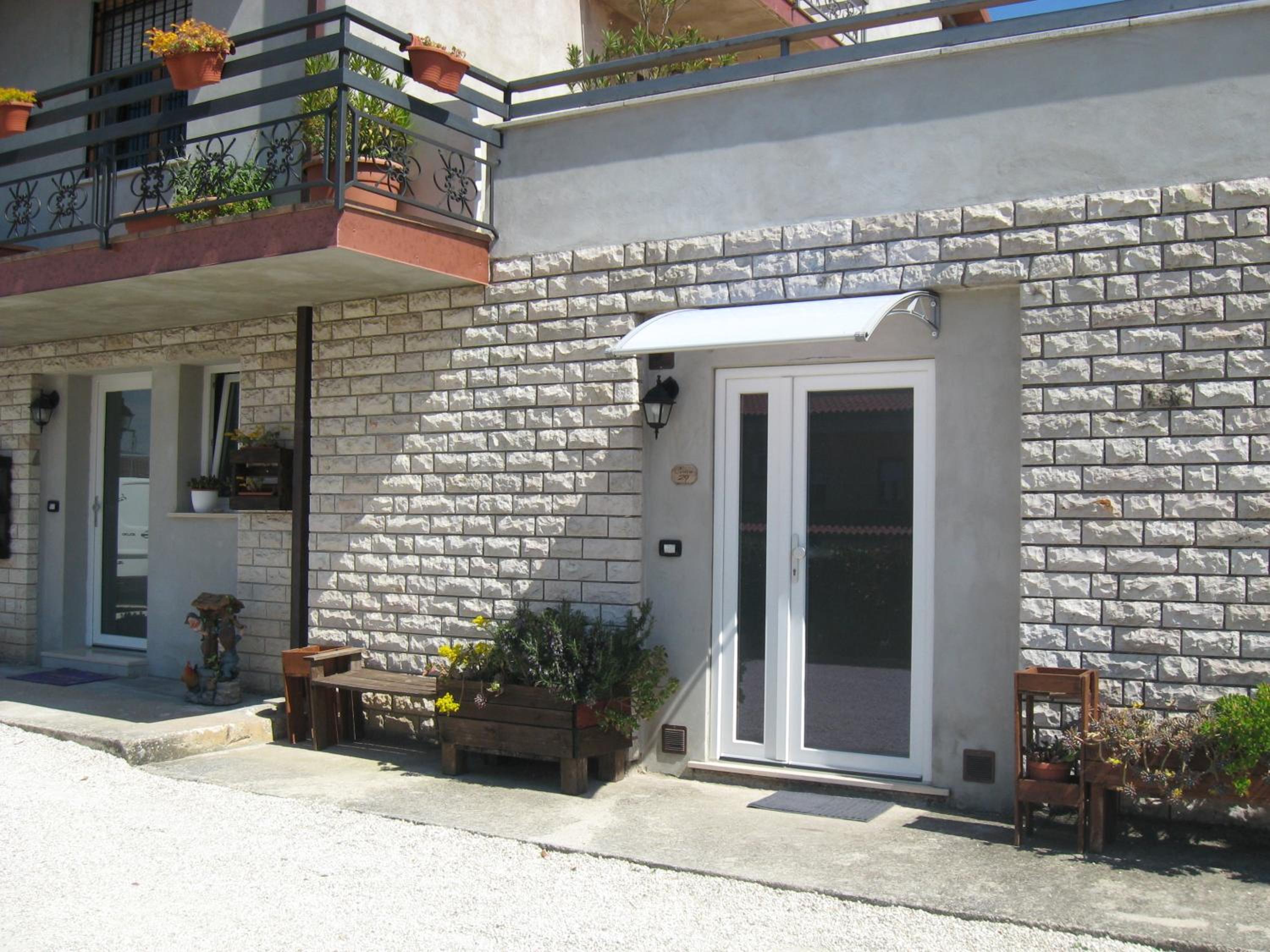 Studio Apartment - Photo 7