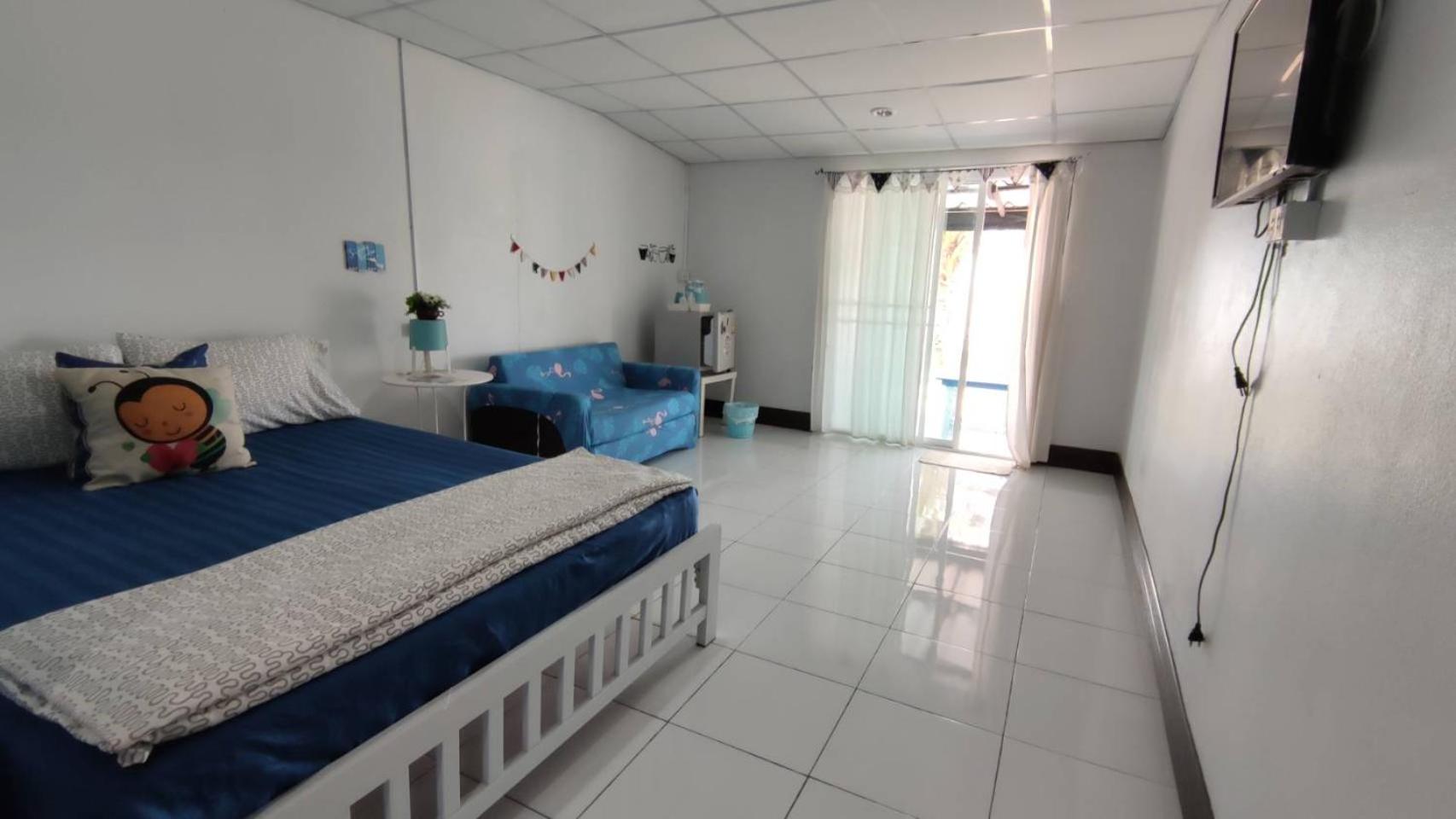 One-Bedroom House photo 1