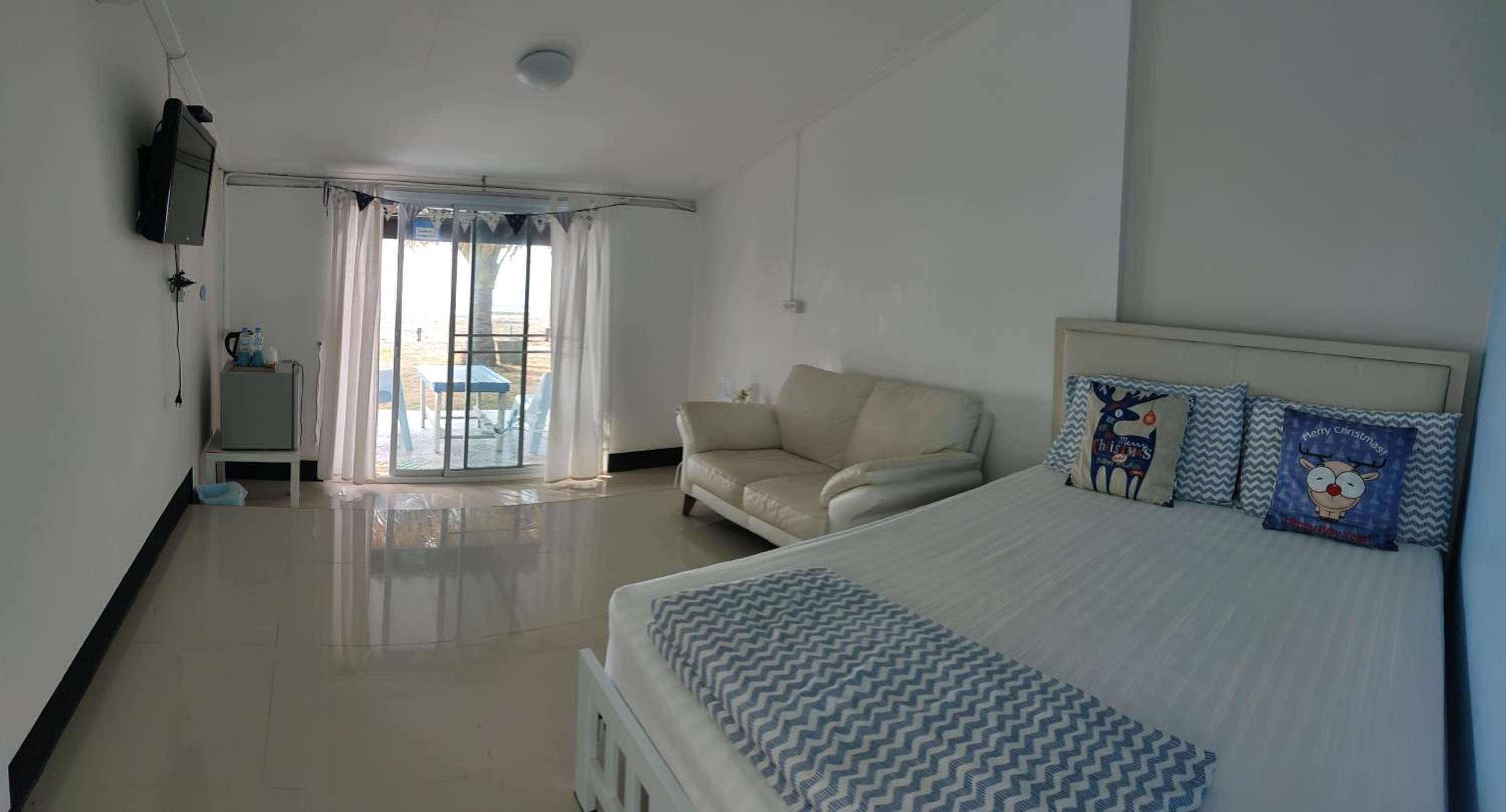 One-Bedroom House photo 1