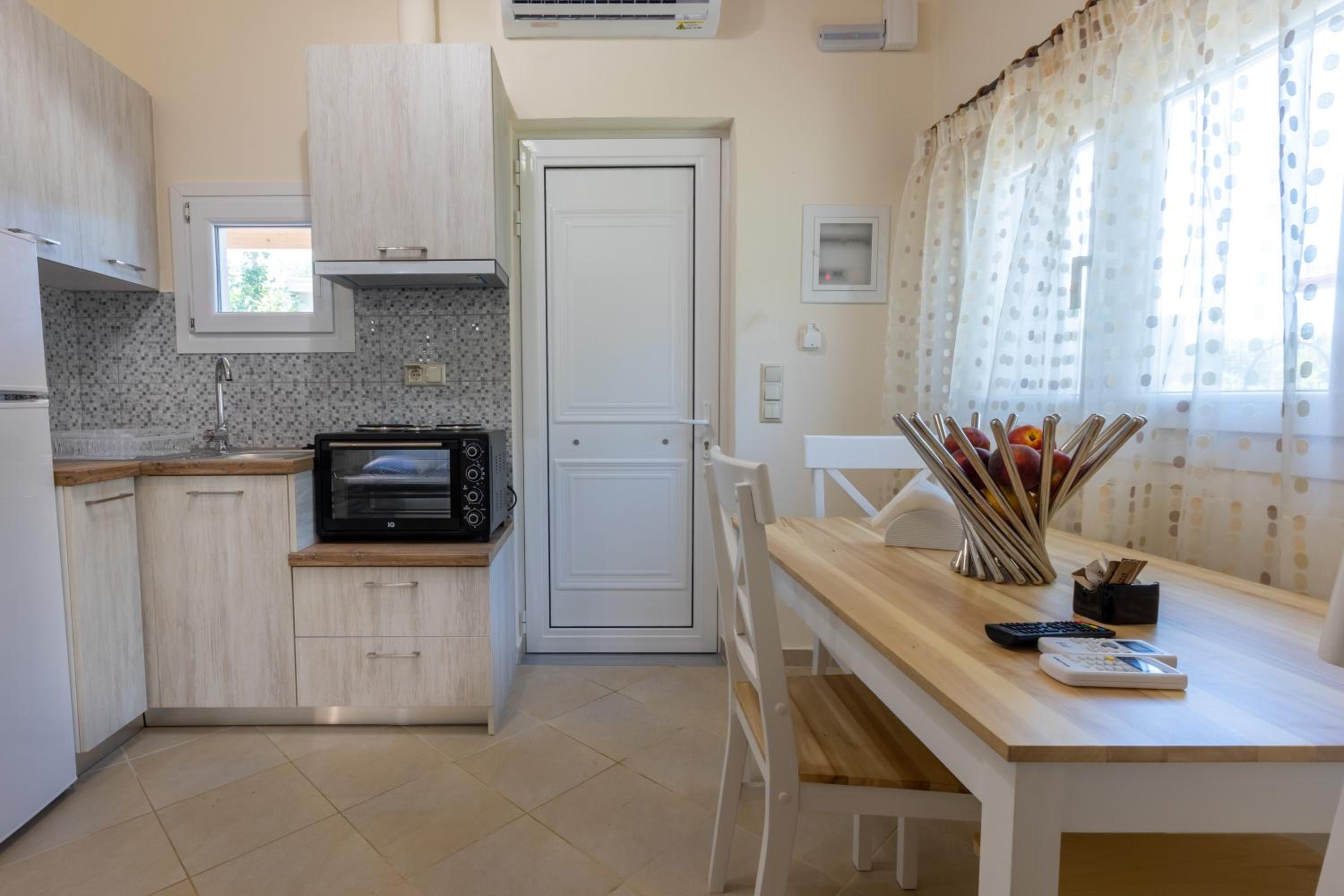 Two-Bedroom House - Photo 21
