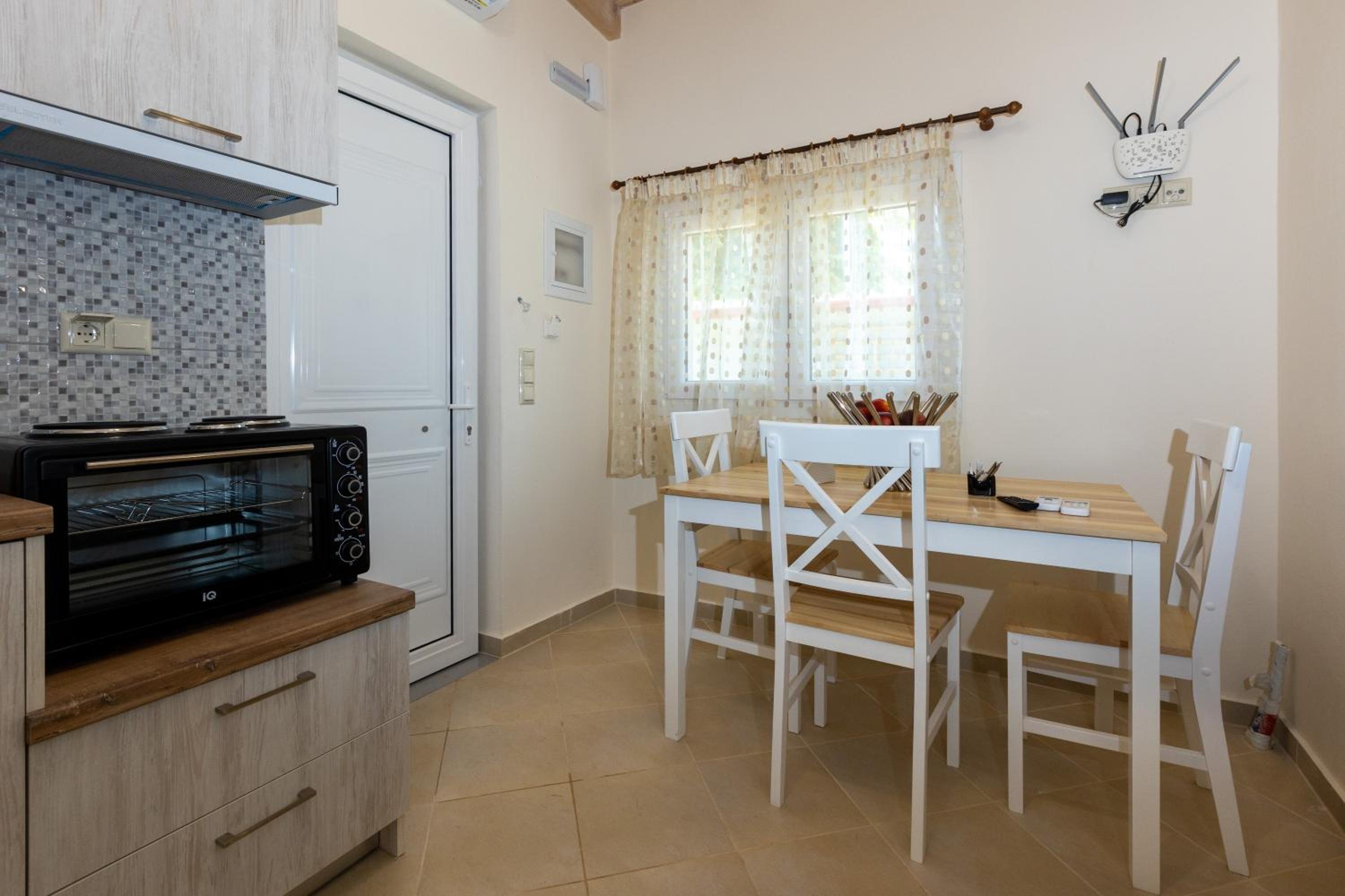 Two-Bedroom House - Photo 20