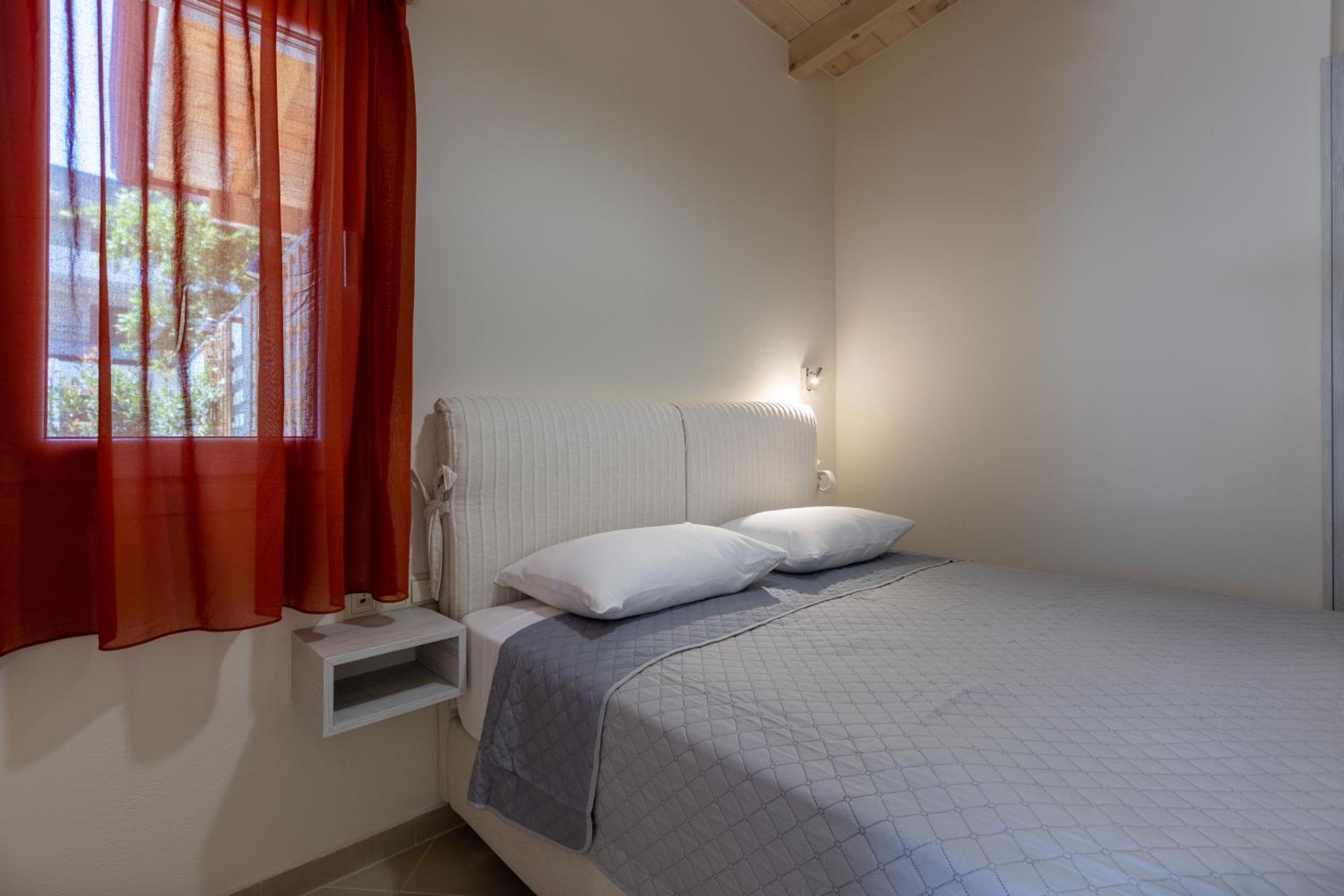 Two-Bedroom House - Photo 17