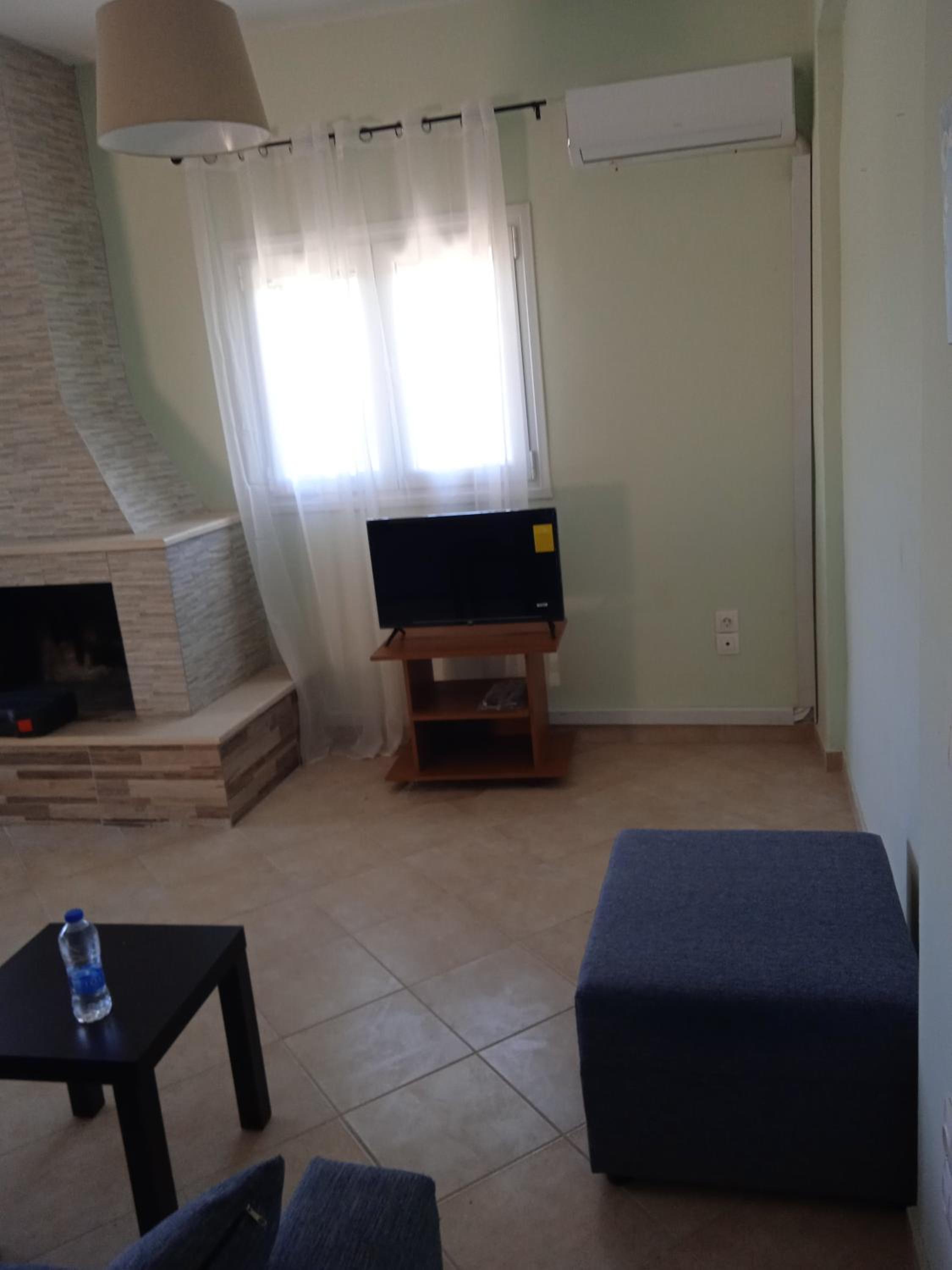 Two-Bedroom House - Photo 10