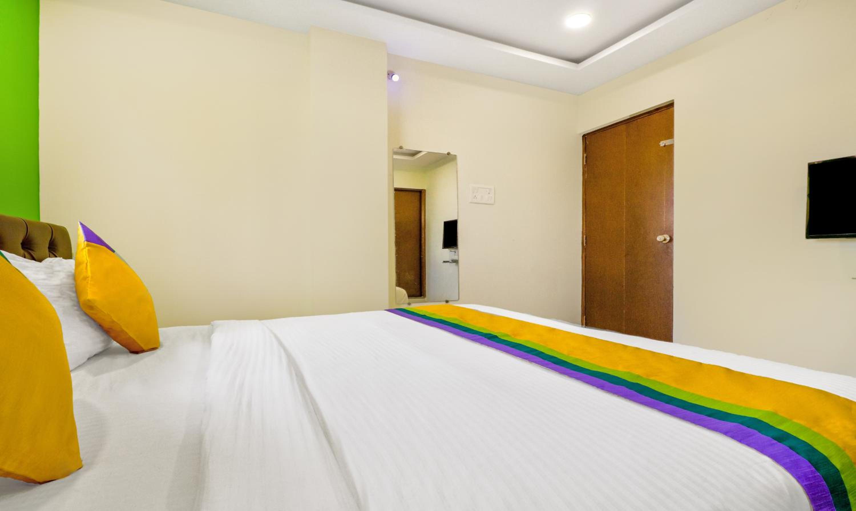 Standard Double Room - Photo 23