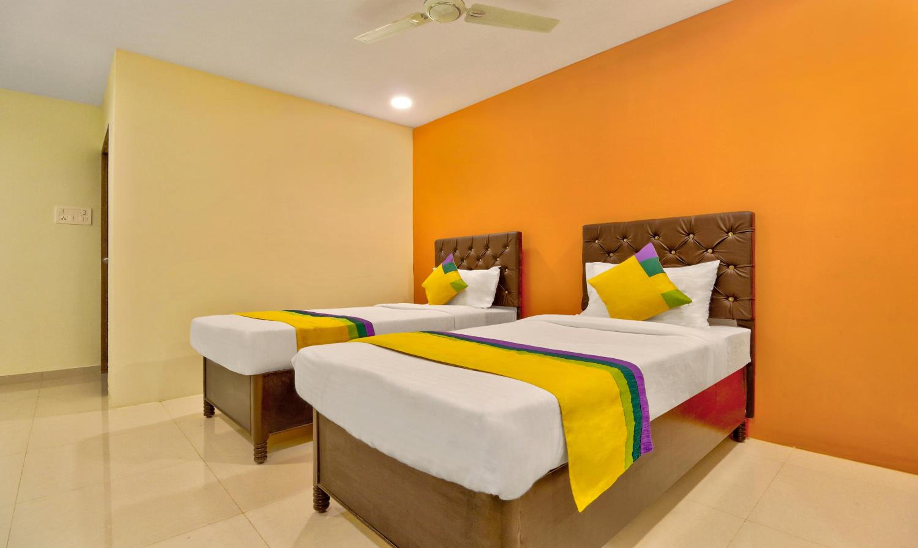 Standard Double Room - Photo 7
