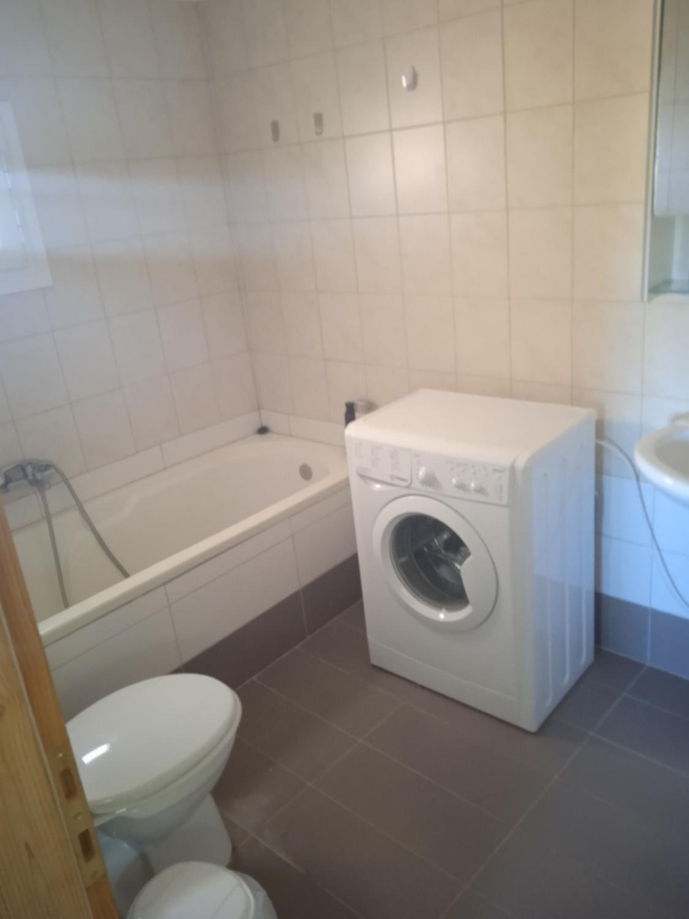 Two-Bedroom House - Photo 19