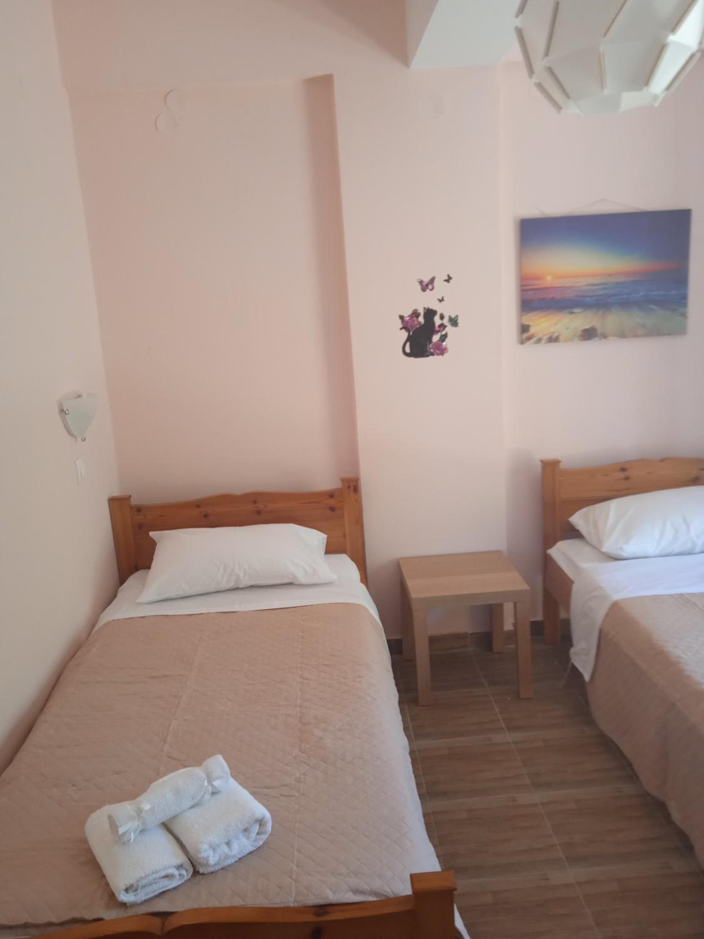 Two-Bedroom House - Photo 16