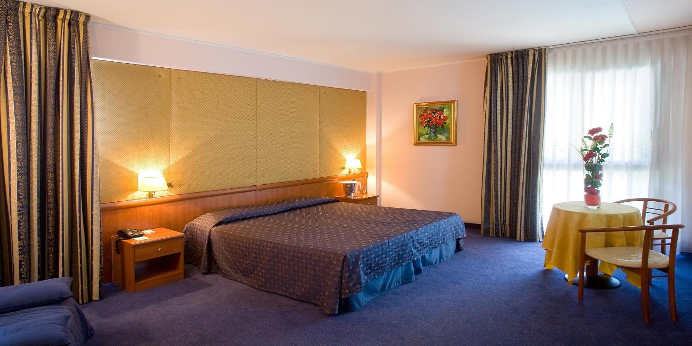 Suite - Photo 3