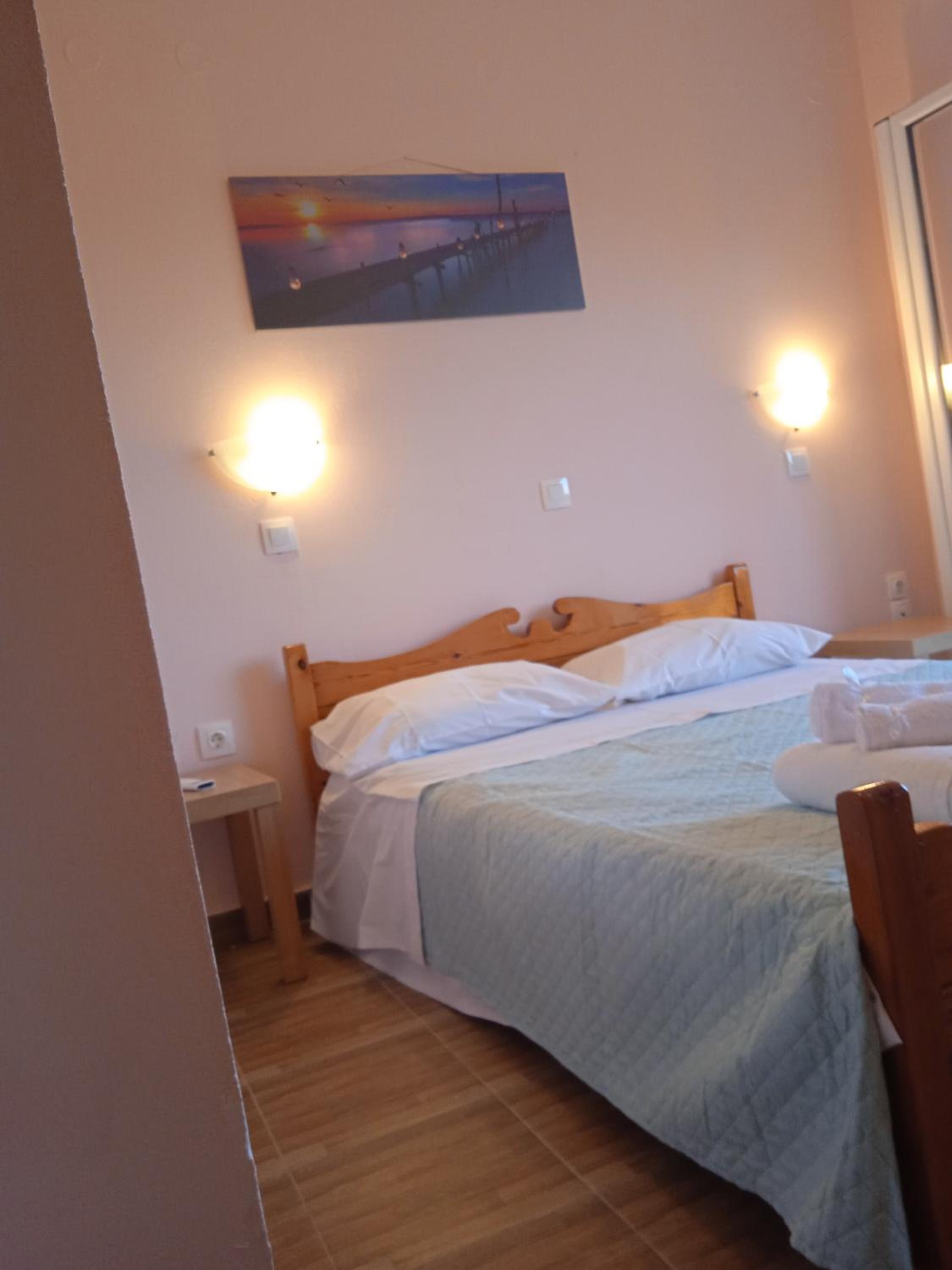 Two-Bedroom House - Photo 4