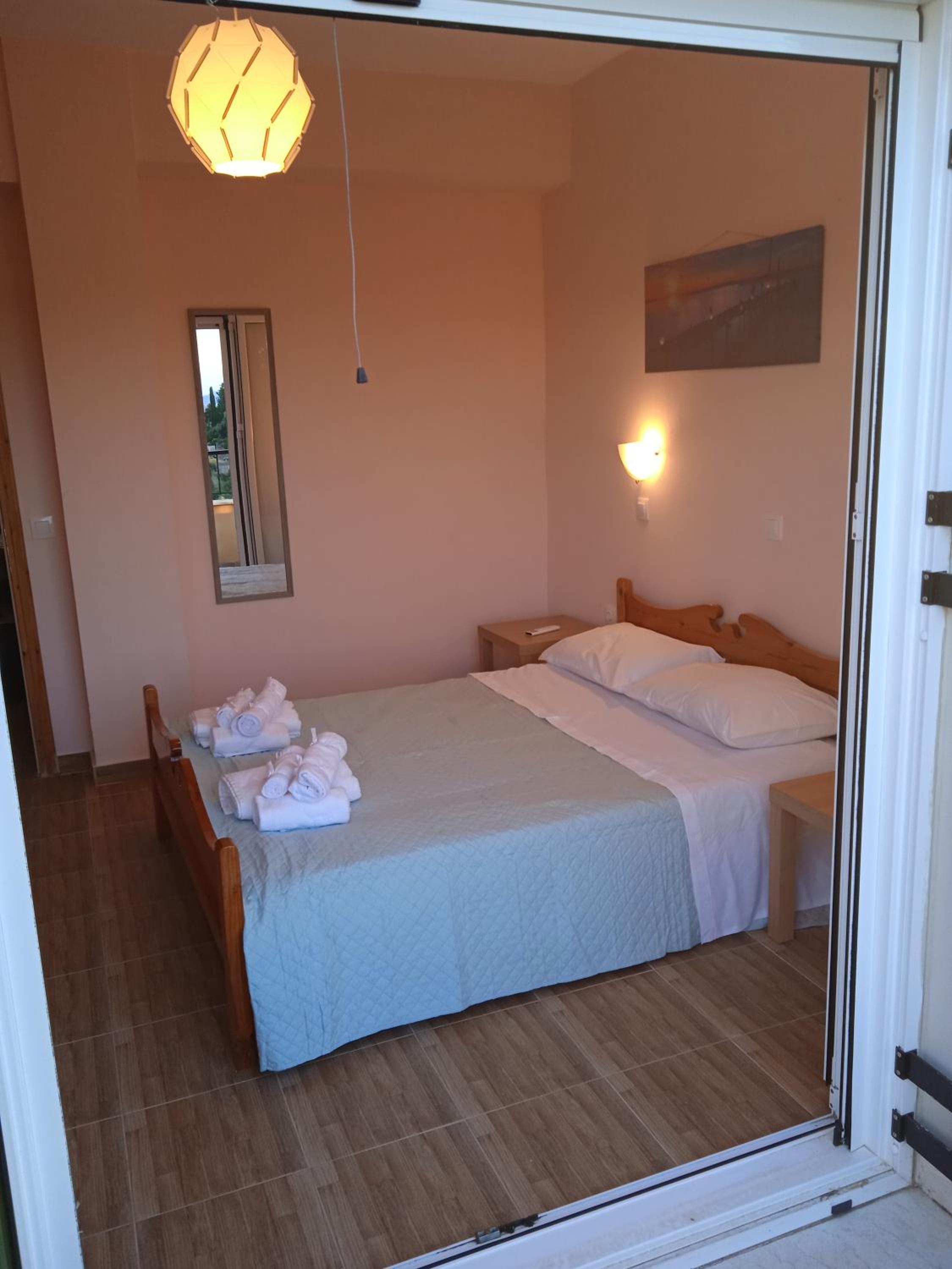 Two-Bedroom House - Photo 11