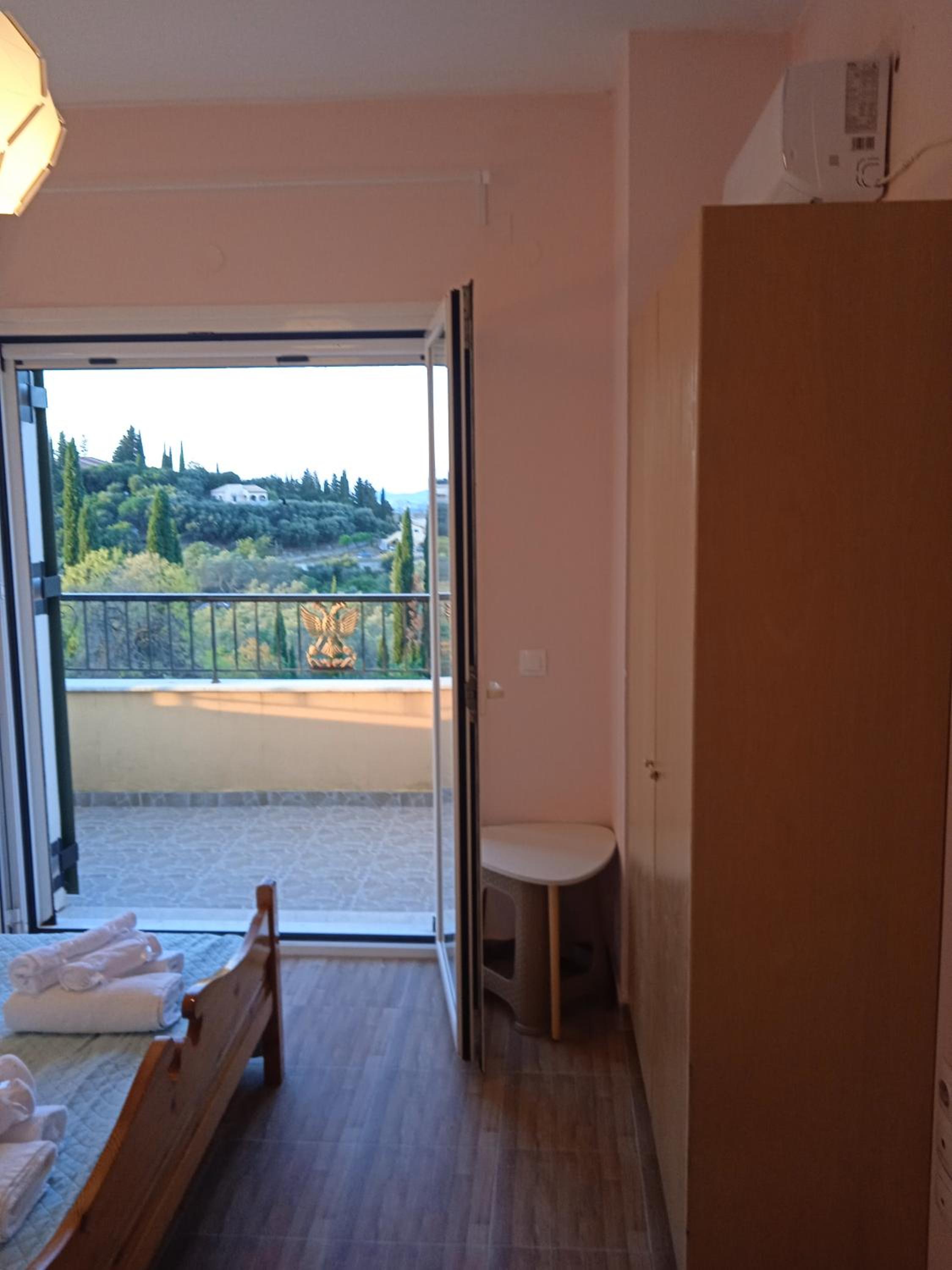 Two-Bedroom House - Photo 14