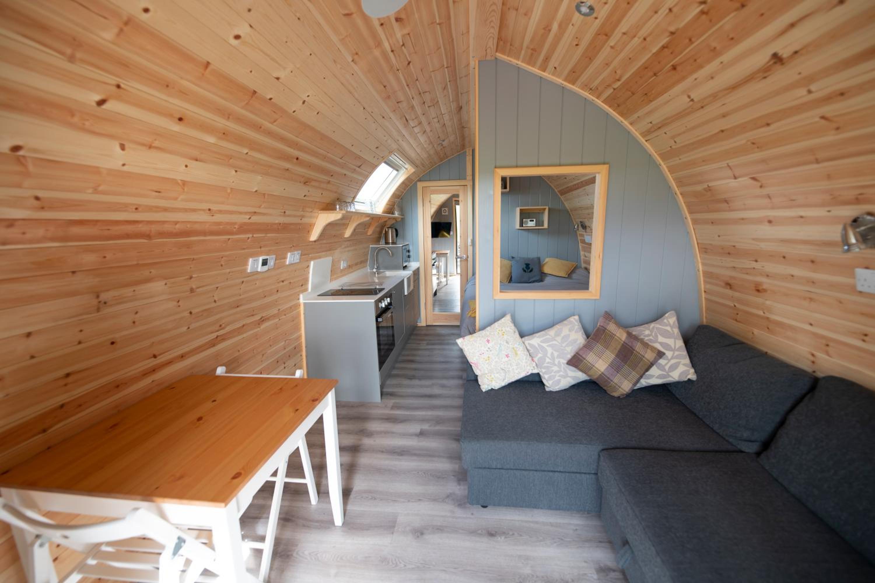 One-Bedroom House photo 1
