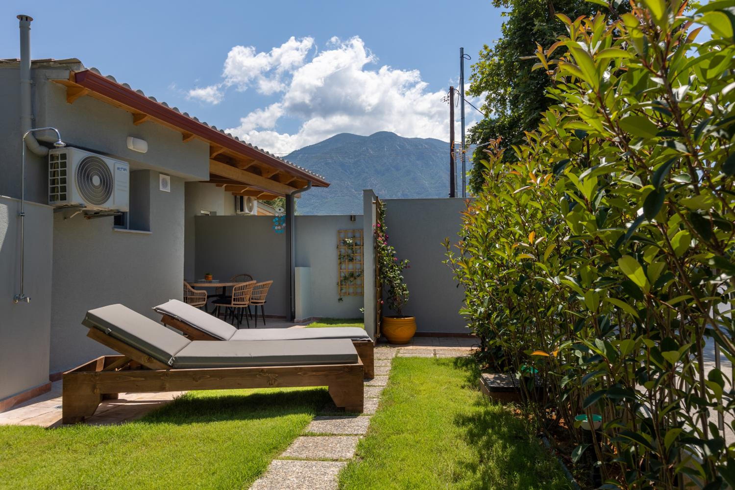 One-Bedroom House - Photo 4