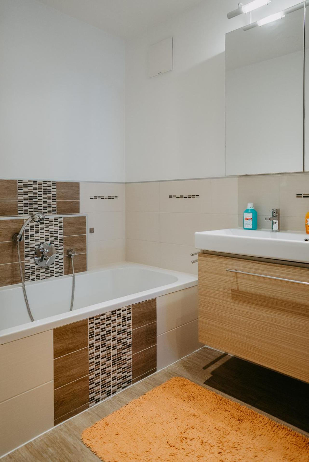 Deluxe Room (2 Adults + 1 Child) photo 2