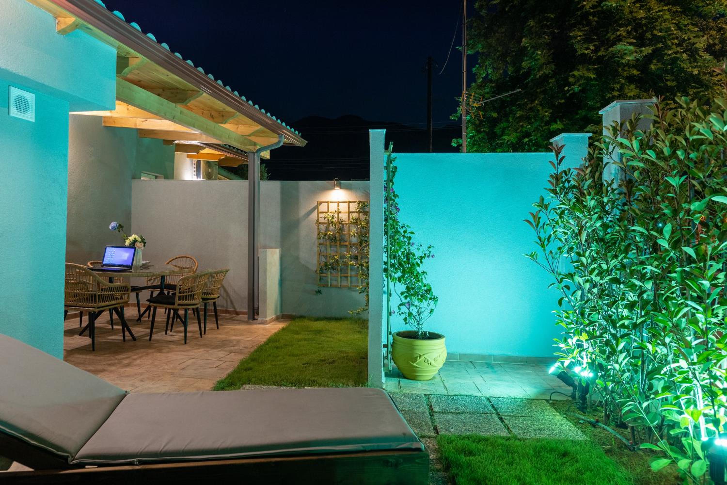 One-Bedroom House - Photo 16