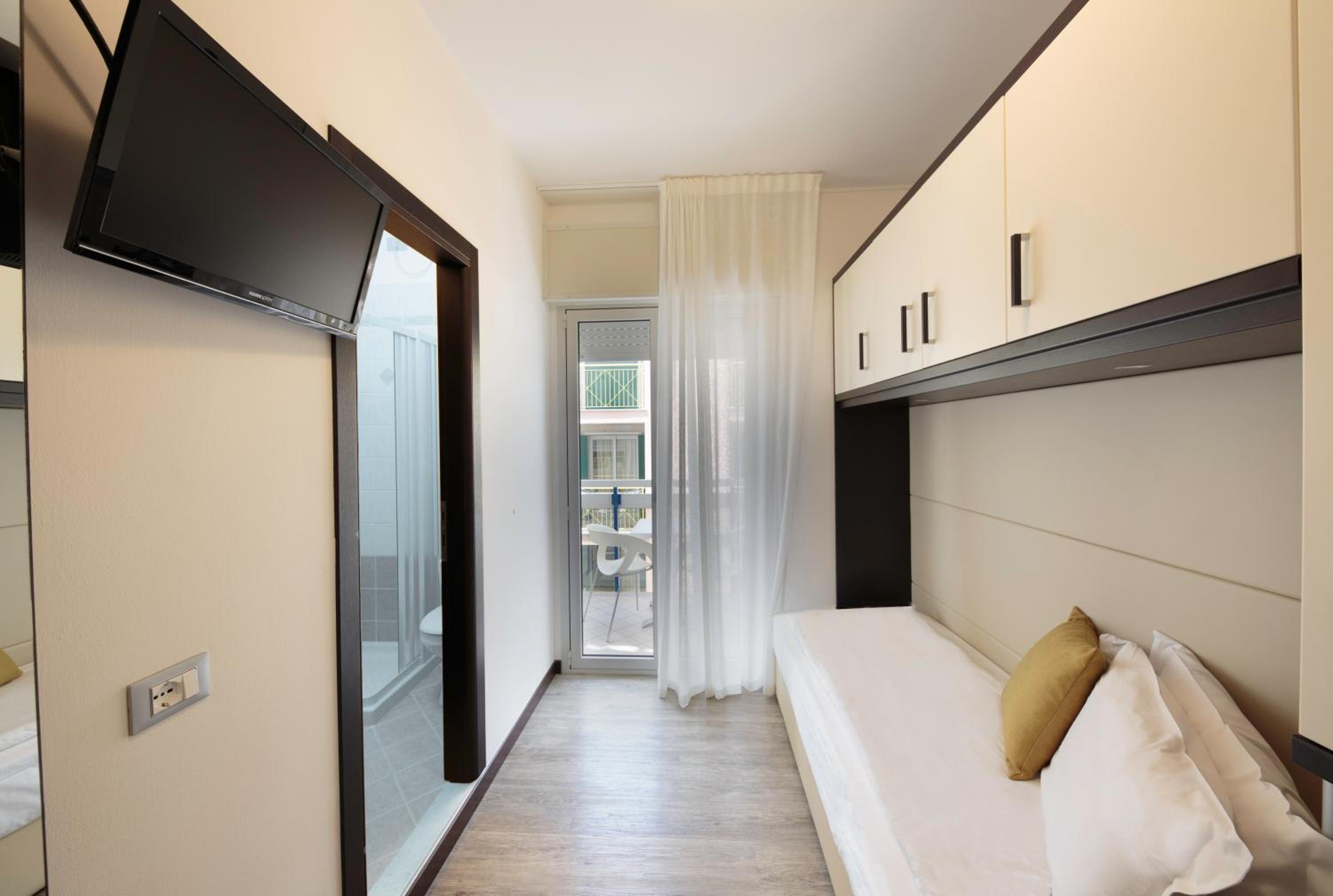 Small Single Room photo 1